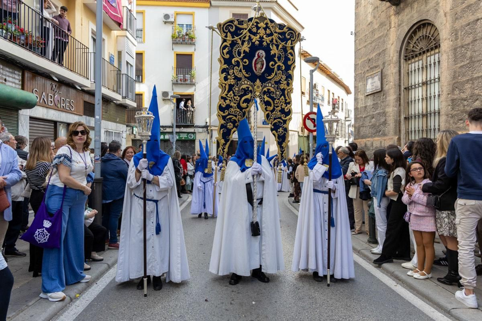 Los jiennenses arropan a las tres cofradías de la tarde en un Domingo de Ramos más caluroso de lo esperado (I)