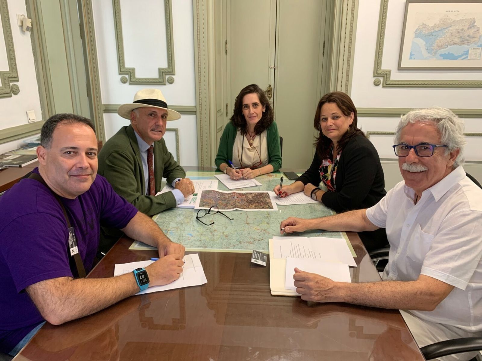 La alcaldesa y dos concejales del equipo de gobierno reunidos con la delegada territorial de Fomento, Susana Cayuelas.