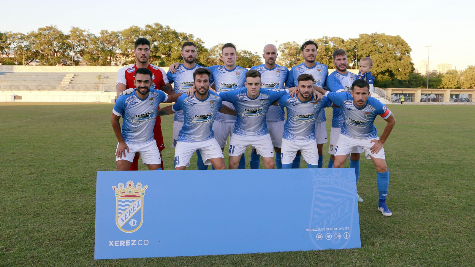 Imágenes de la presentación del Xerez CD y  Trofeo Feria de La Vendimia en La Juventud