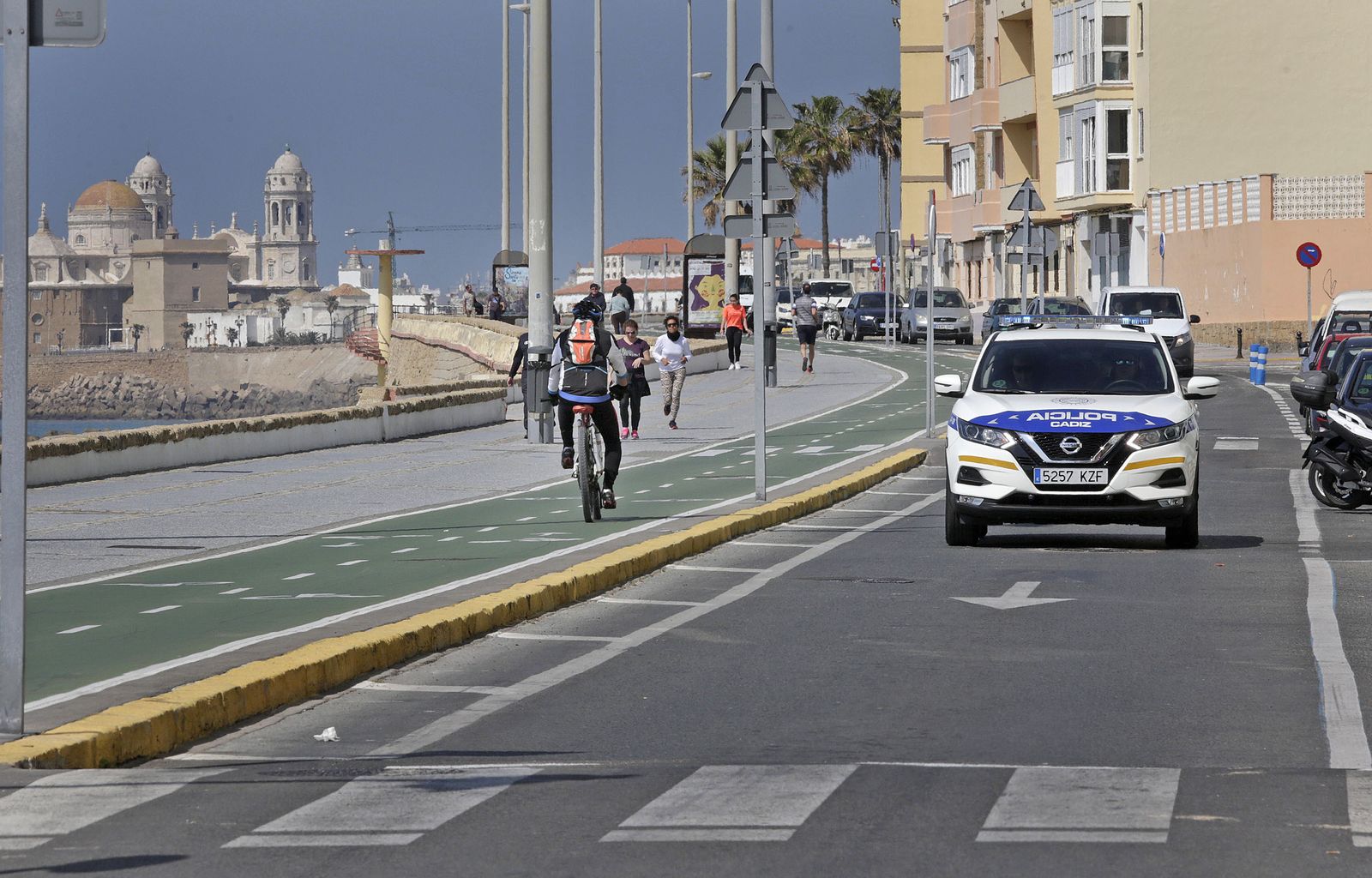 Imágenes del estado de alarma en cadiz - día 2