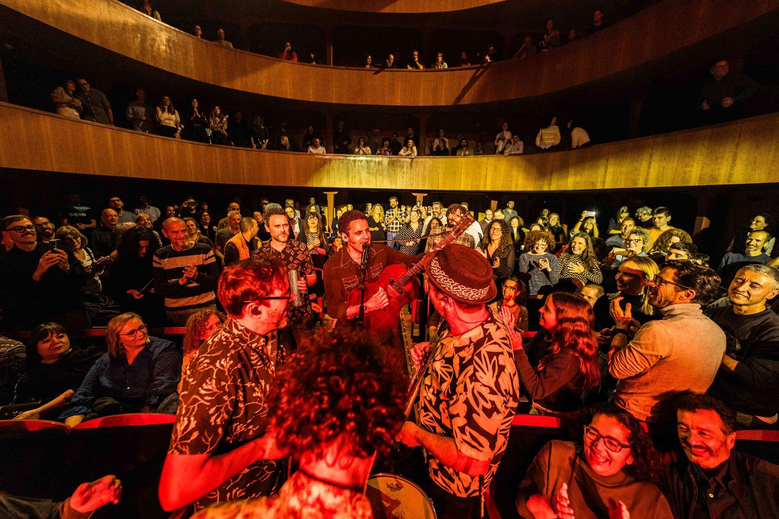Espectacular concierto de Depedro en el Teatro de las Cortes de San Fernando