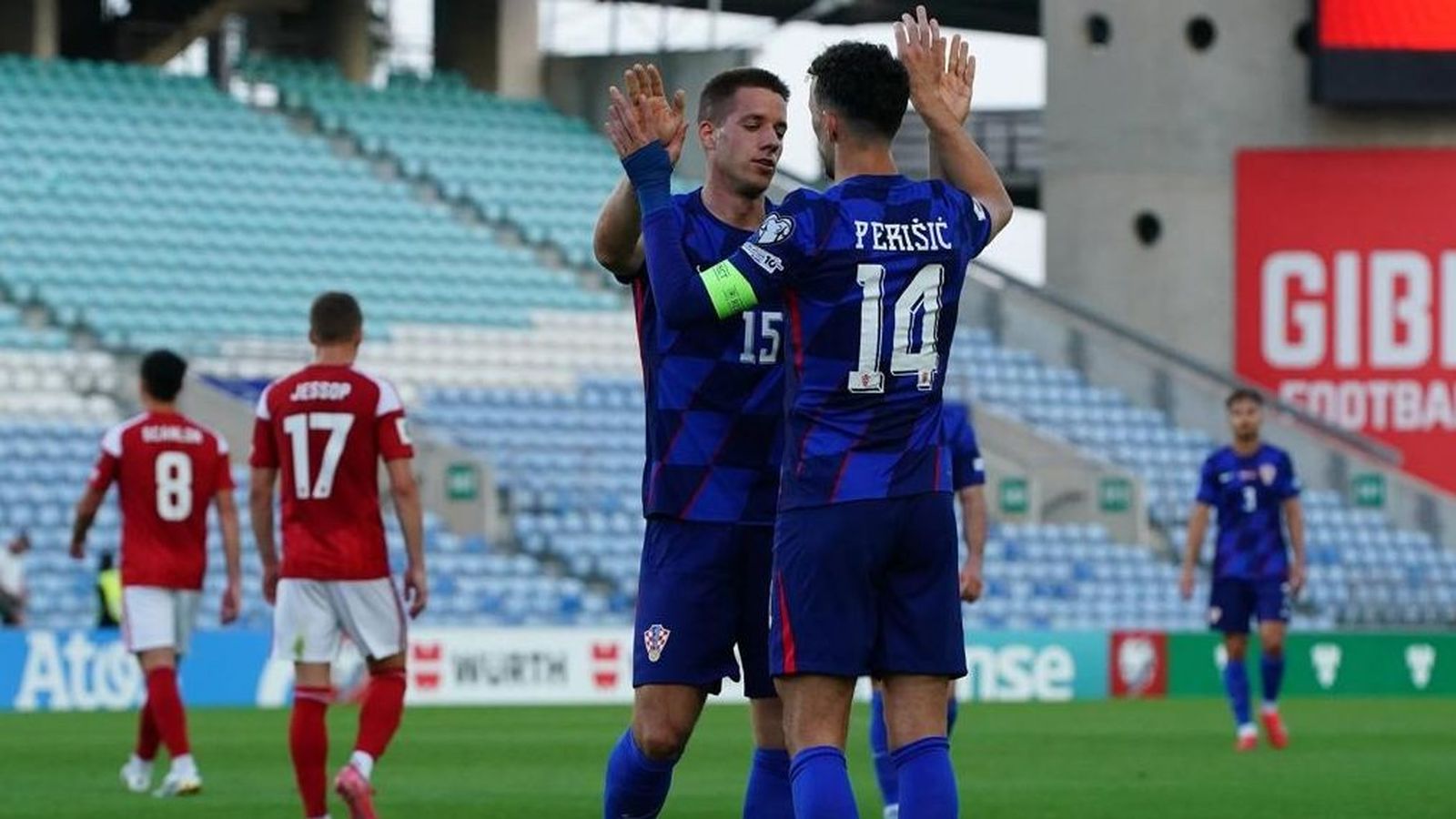 Croacia celebra uno de sus goles a Gibraltar en el Algarve.