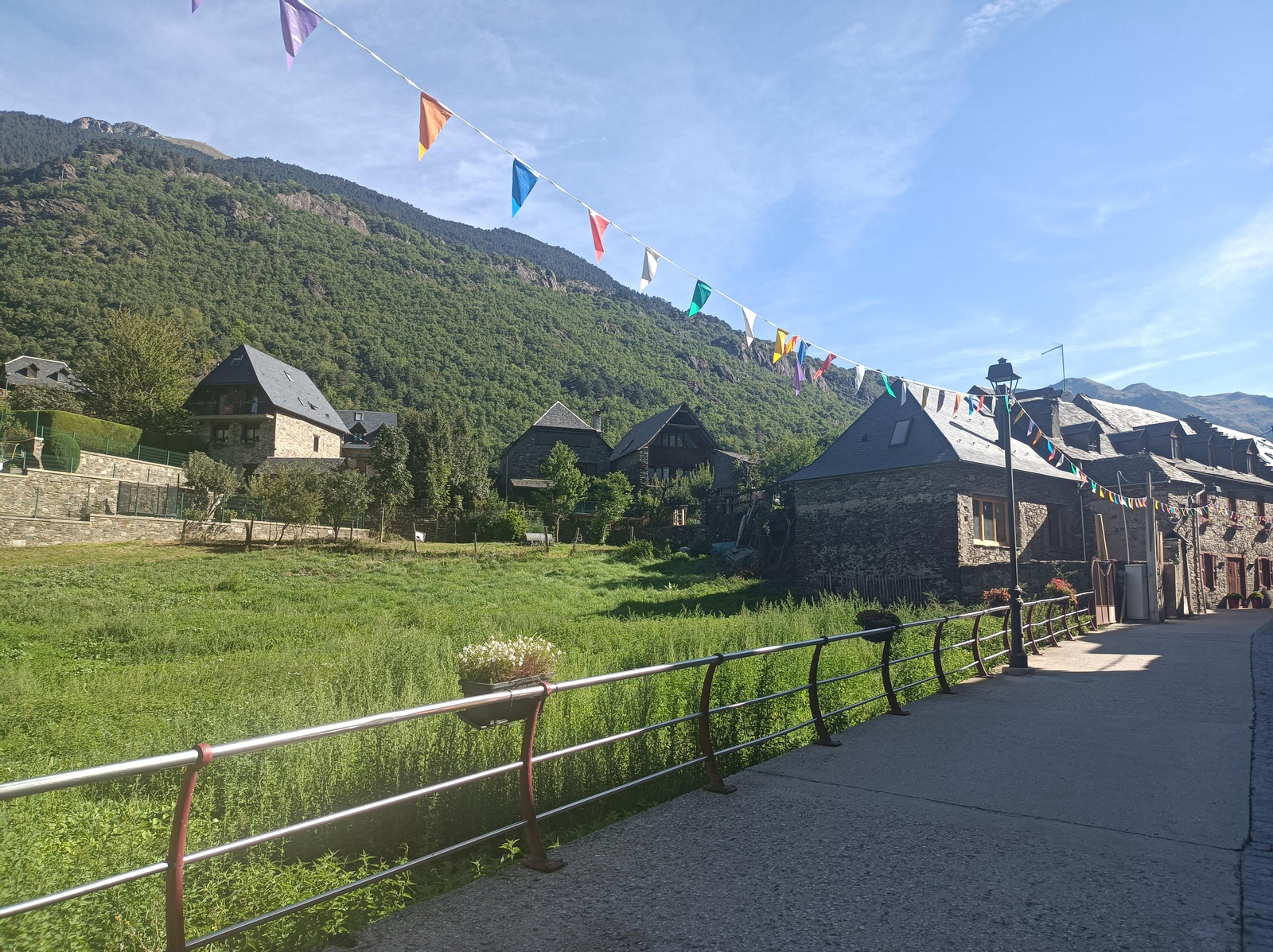 Es Bòrdes es una localidad bastante agradable con unas casas muy bonitas.