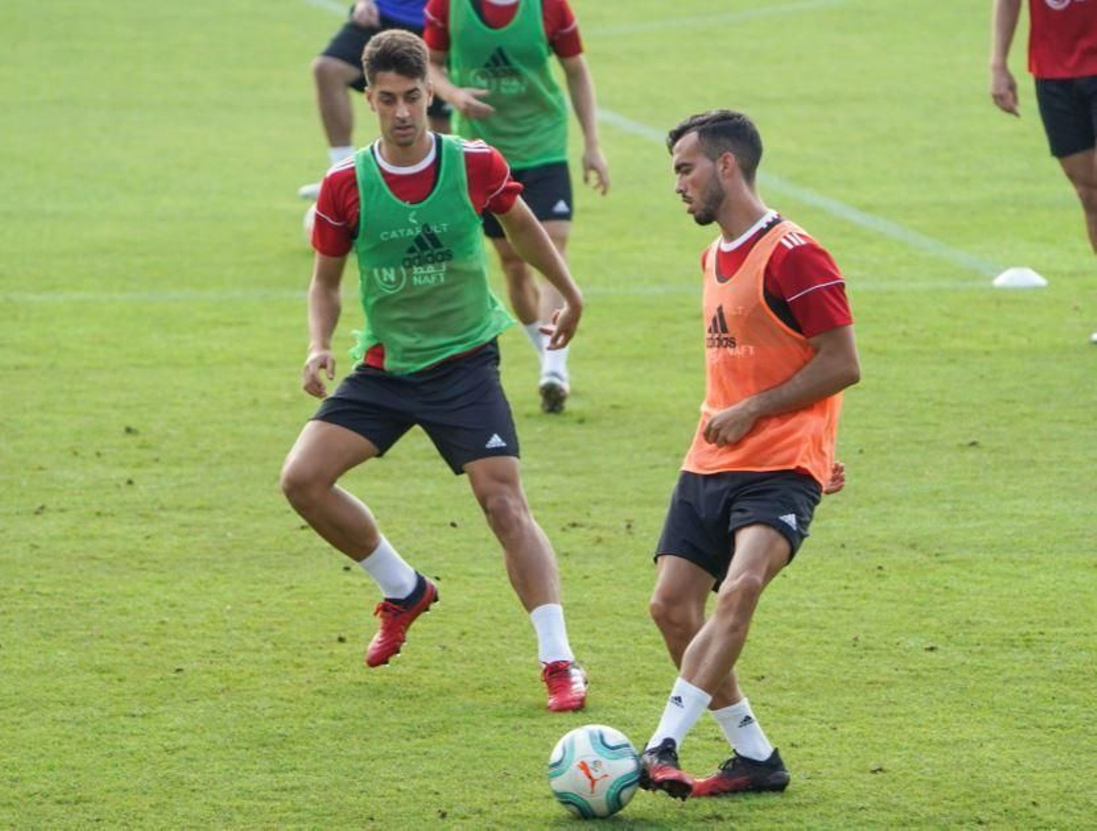 De la Hoz presiona a Callejón.