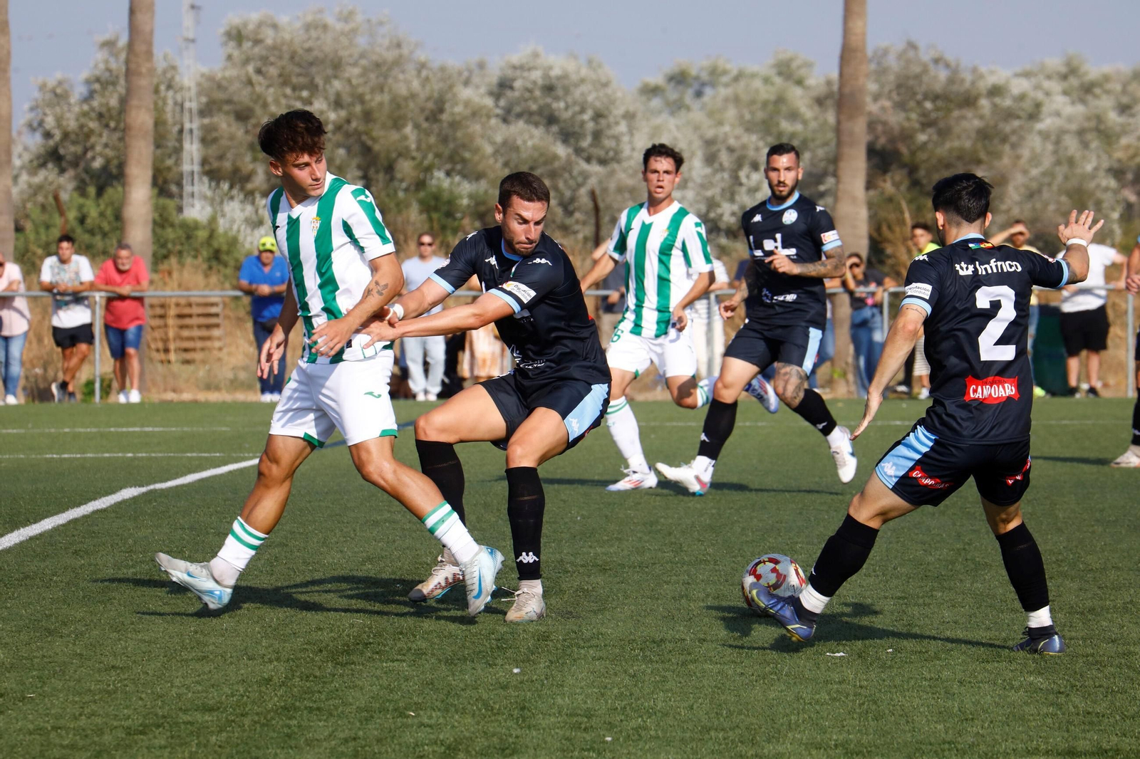 Las mejores fotos del derbi entre el Córdoba B y el Ciudad de Lucena en la Ciudad Deportiva
