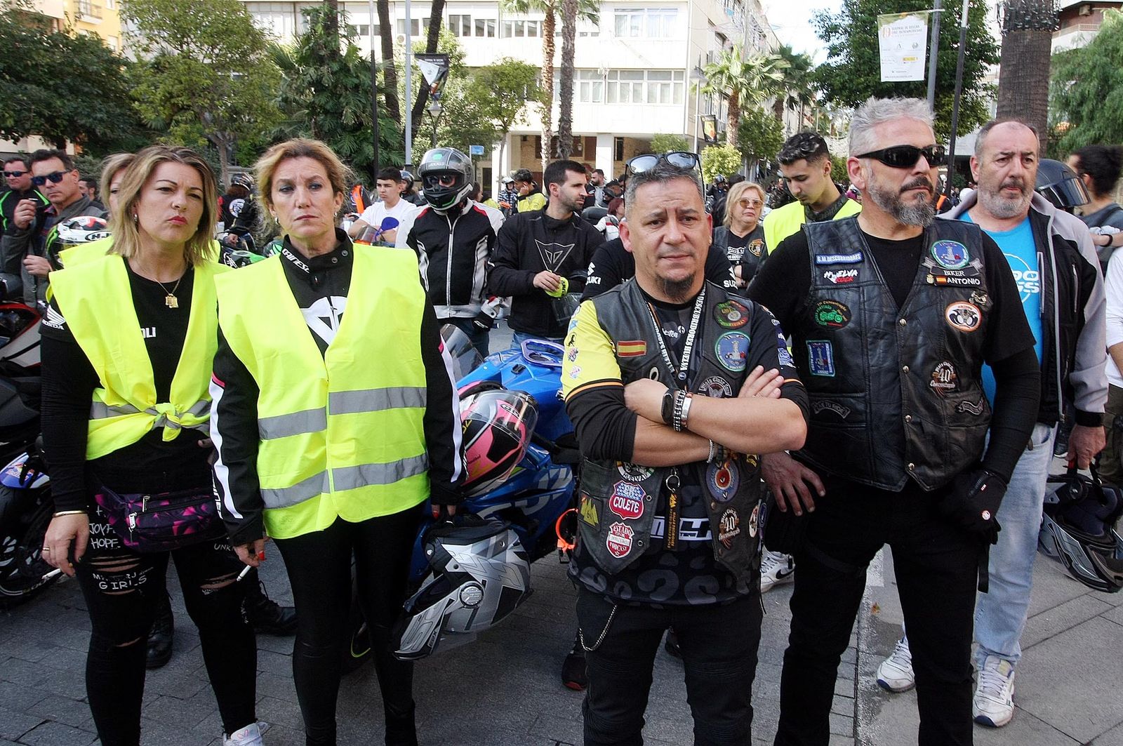 Imágenes de la concentración motera en memoria de Hugo Millán por las calles de Huelva