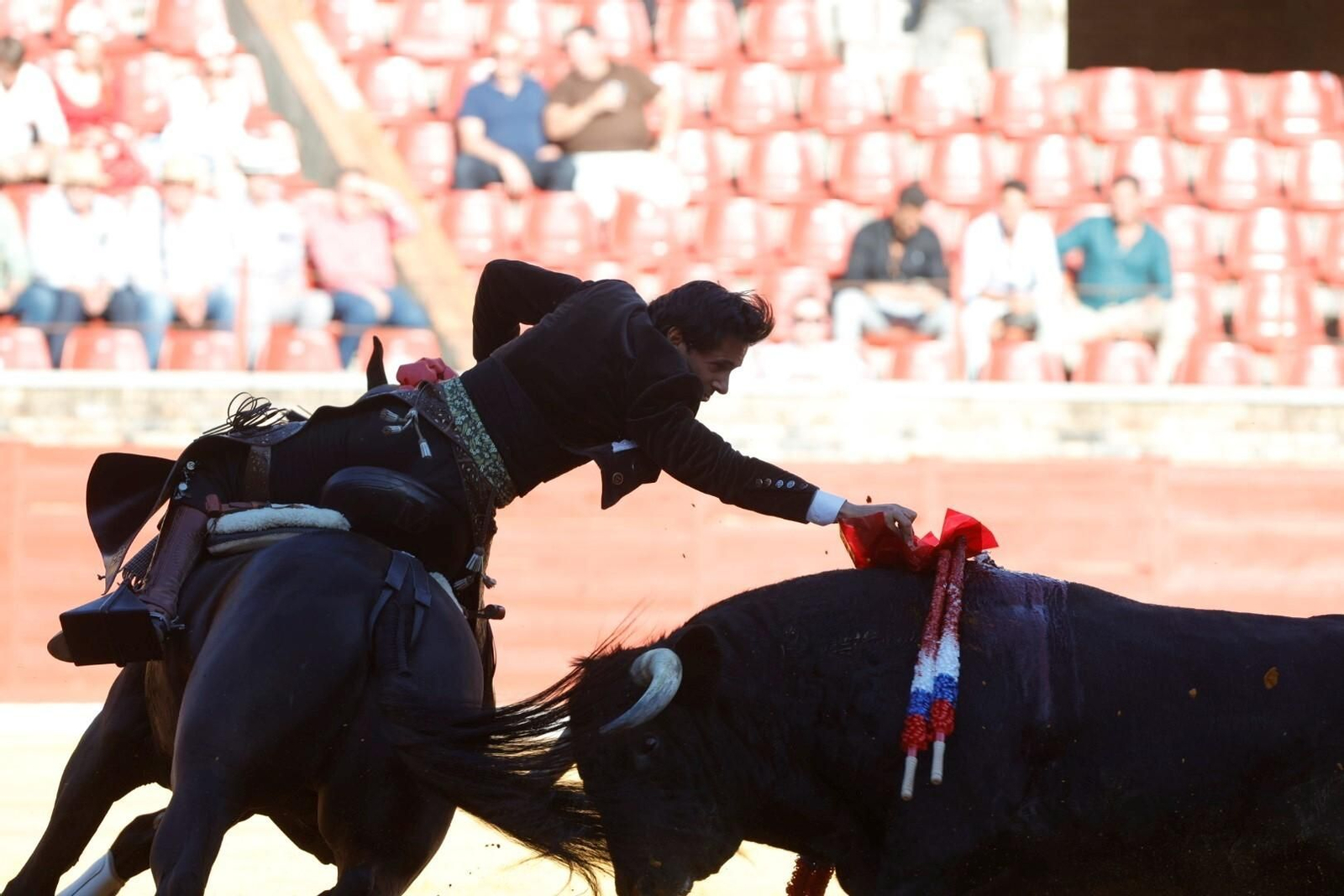 Las imágenes de la corrida de Ventura, Morante y Román en la Feria Taurina de Córdoba