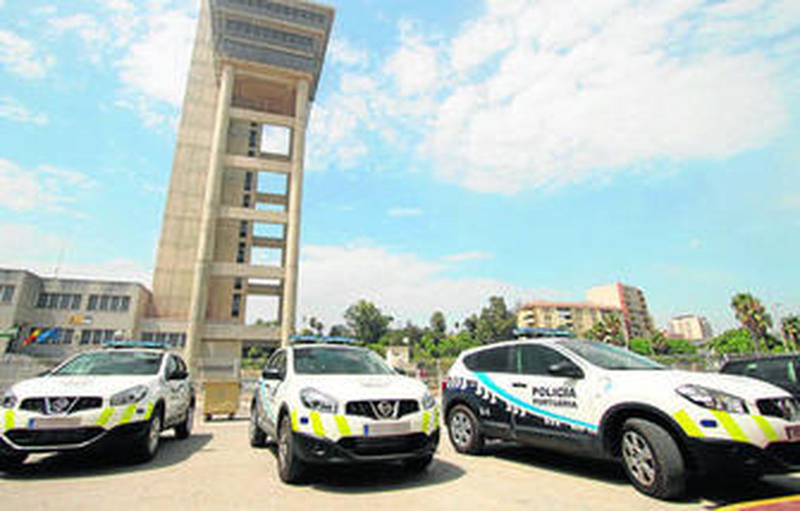 Tres de los nuevos vehículos para la flota de la Policía Portuaria, ayer.