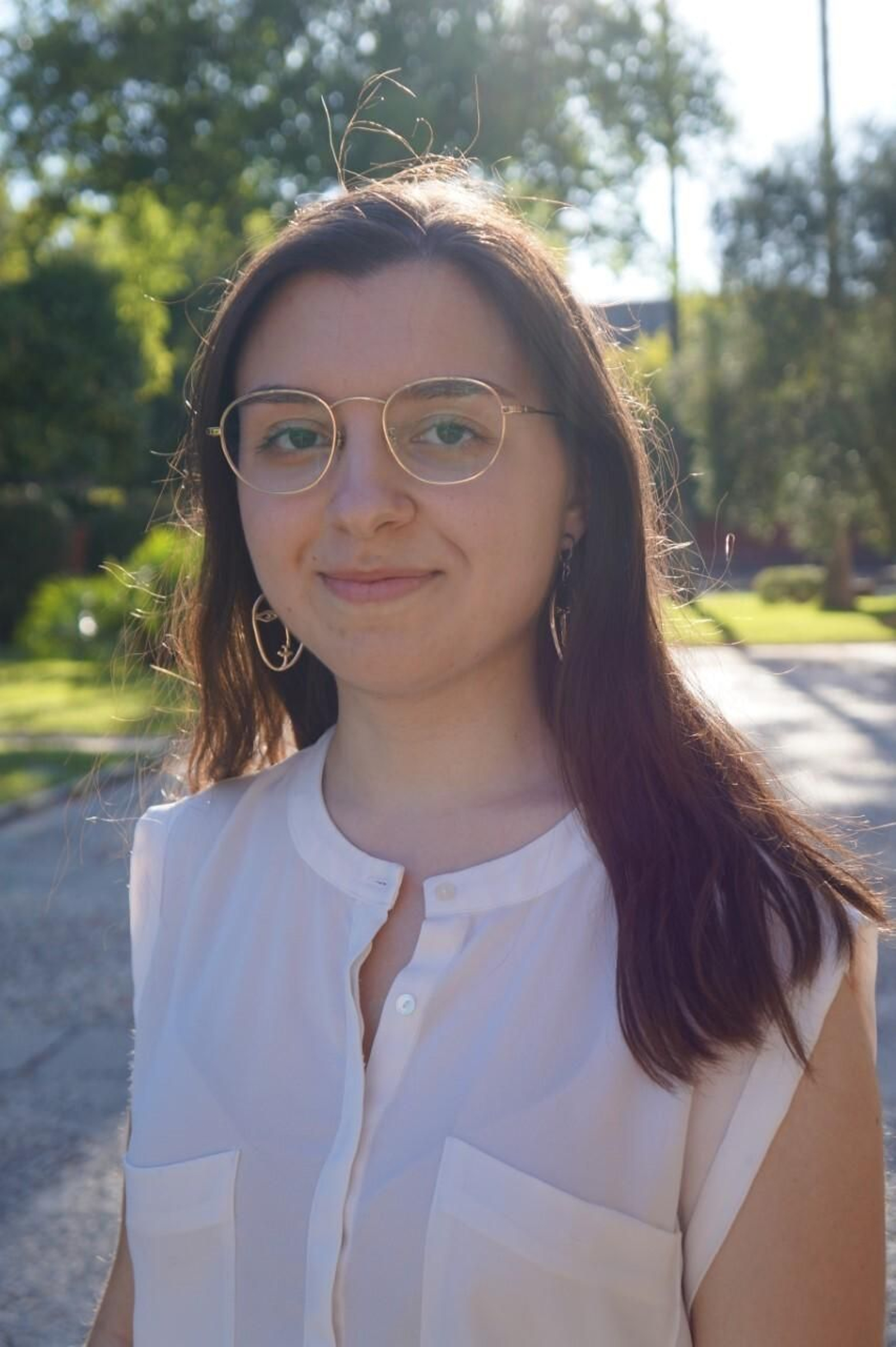 La poeta Laura Rodríguez Díaz, en la fotografía que incluye el volumen de ‘San Lázaro’.