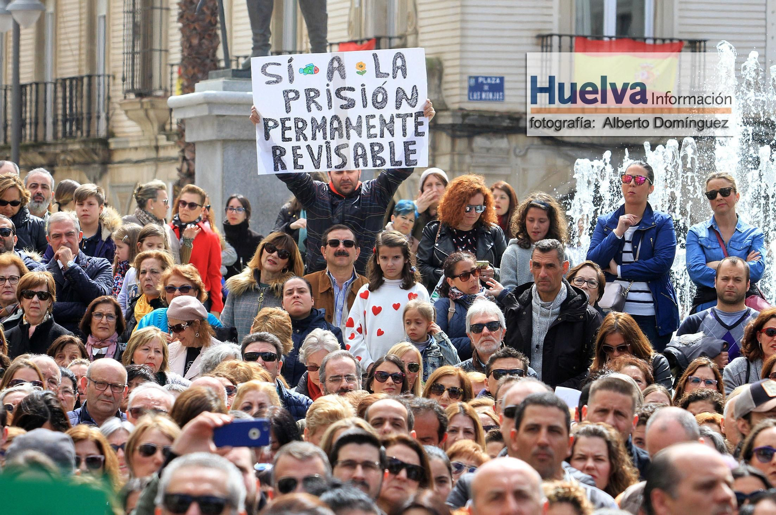 Imágenes de la manifestación contra la derogación de la prisión permanente revisable celebrada en Huelva