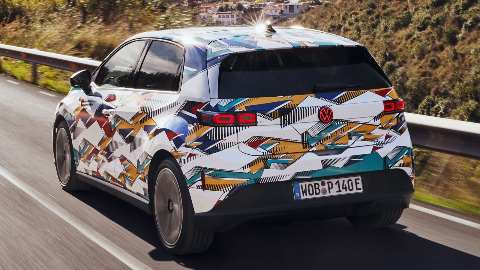 Las baterías contarán con la celda unificada que elimina la necesidad de módulos para su integración en la batería y, así, reduce precio, espacio de instalación y peso, al tiempo que incrementa la densidad energética en aproximadamente un 10 por ciento, según Volkswagen..