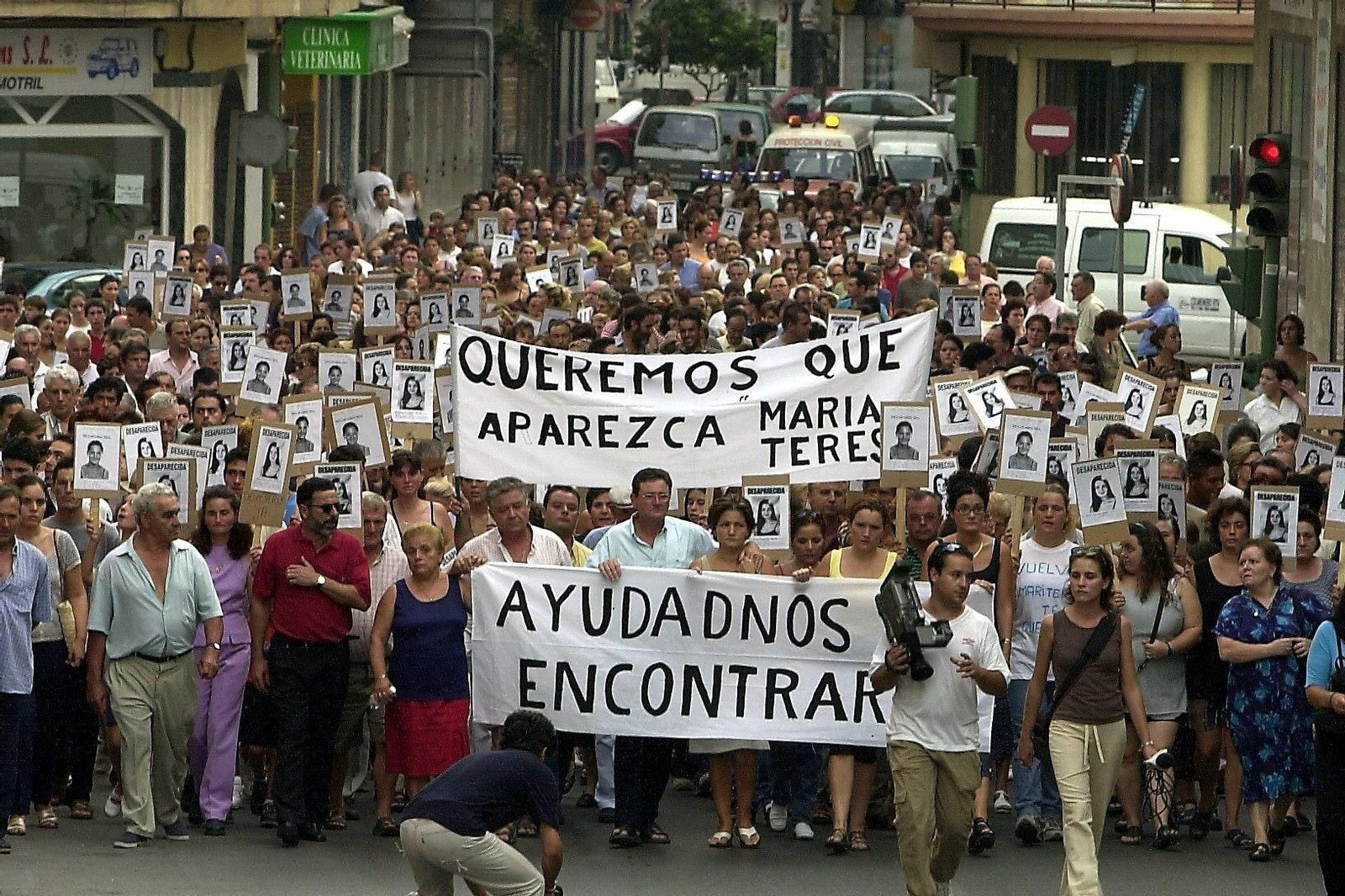 La familia de la joven Maria Teresa Fernández en la primera manifestación para reclamar la colaboración ciudadana en su búsqueda
