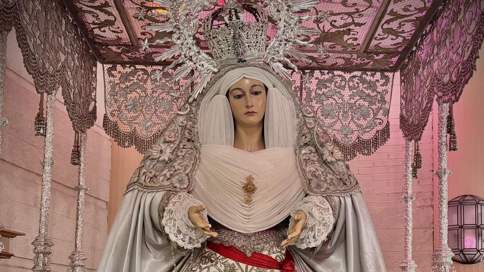 Fotogalería ‘Granada bajo palio’ 2025: Santa María del Triunfo