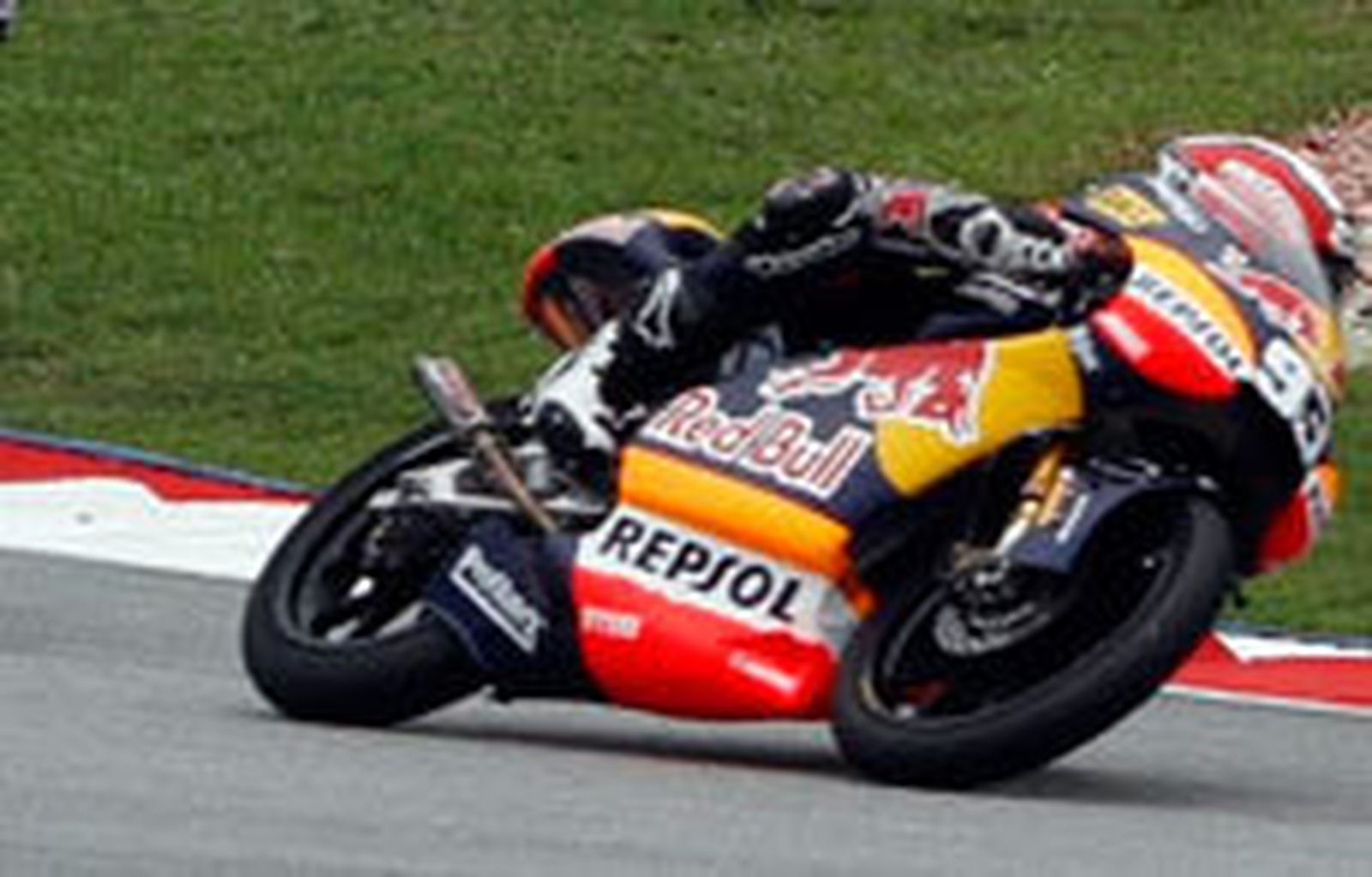 Márquez vence en Sepang y recupera el liderato de 125cc