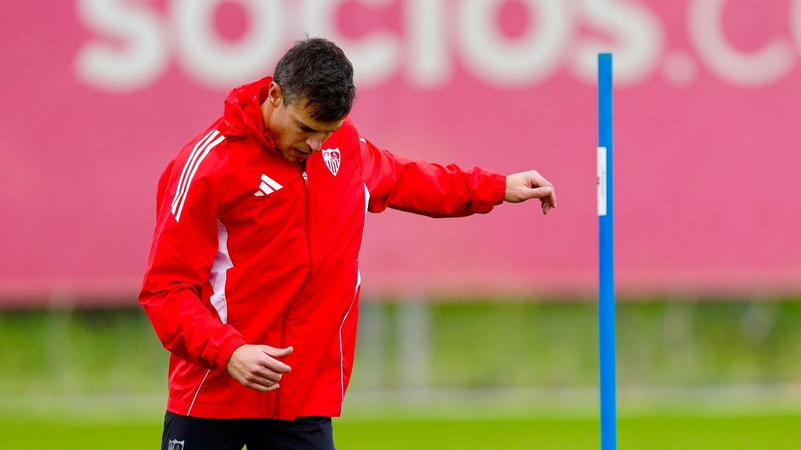 César Azpilicueta durante un entrenamiento con el Sevilla FC