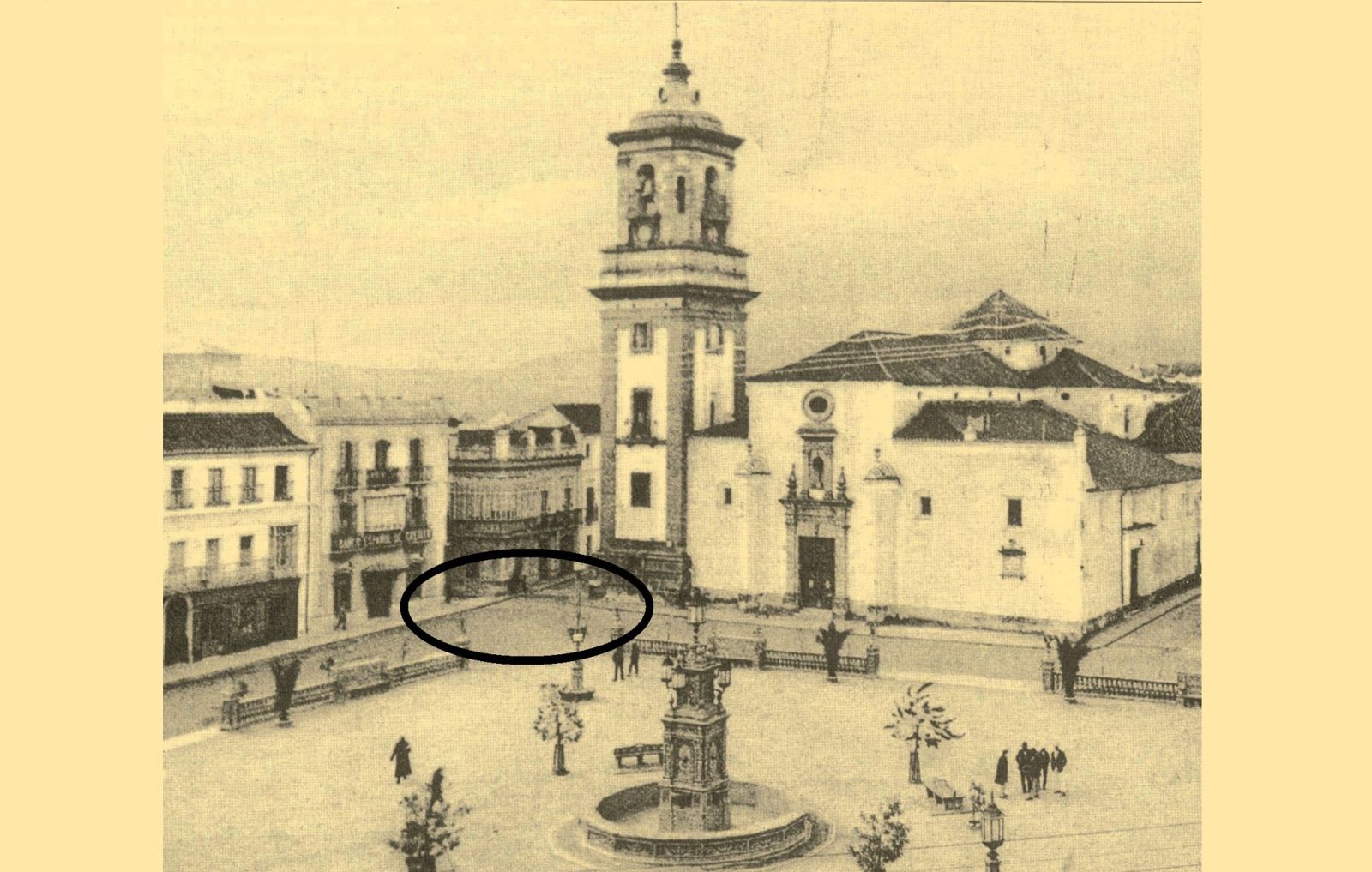 La Plaza Alta de Algeciras. En la zona señalada se instalaban los establecimientos de Sebastián Martín Cortés.