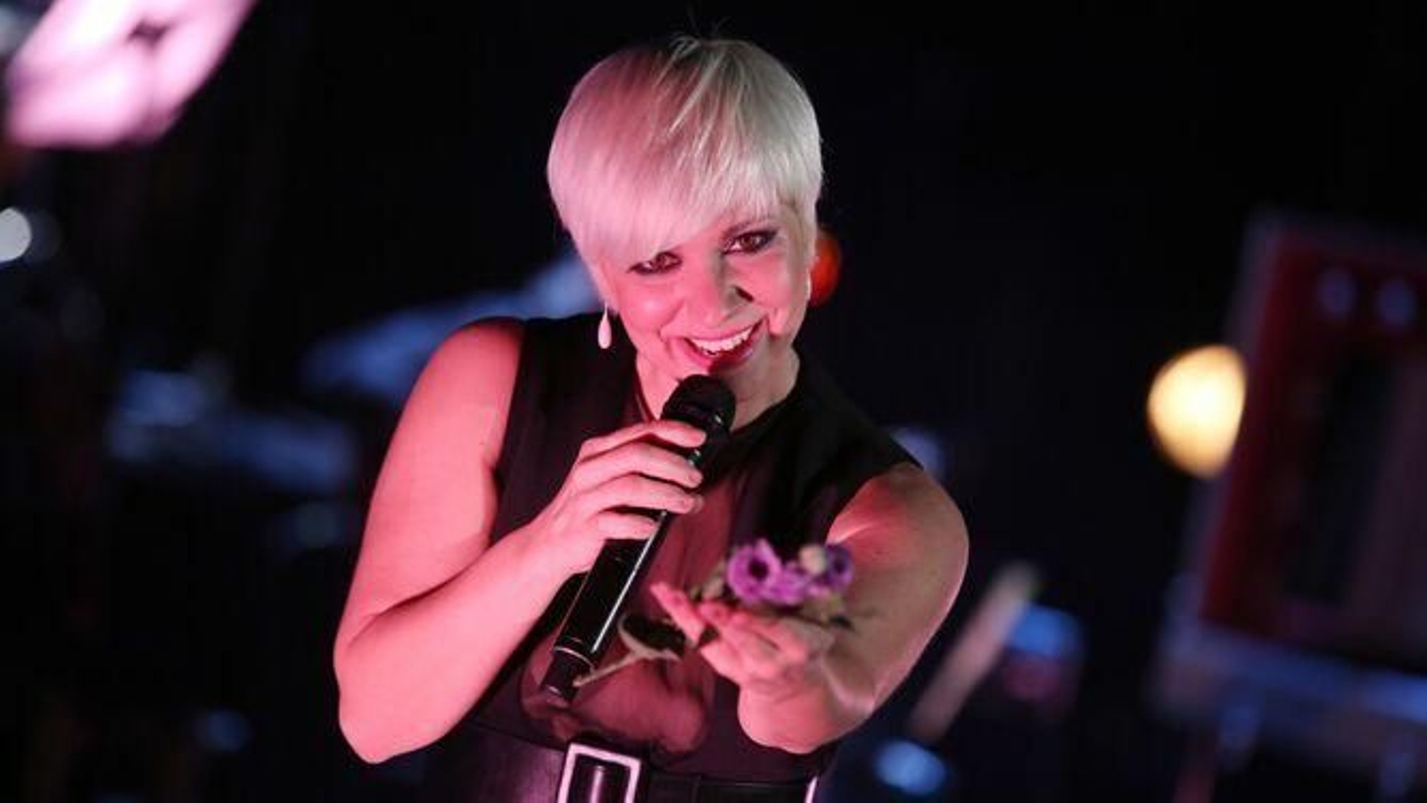 Pasión Vega, durante un concierto.