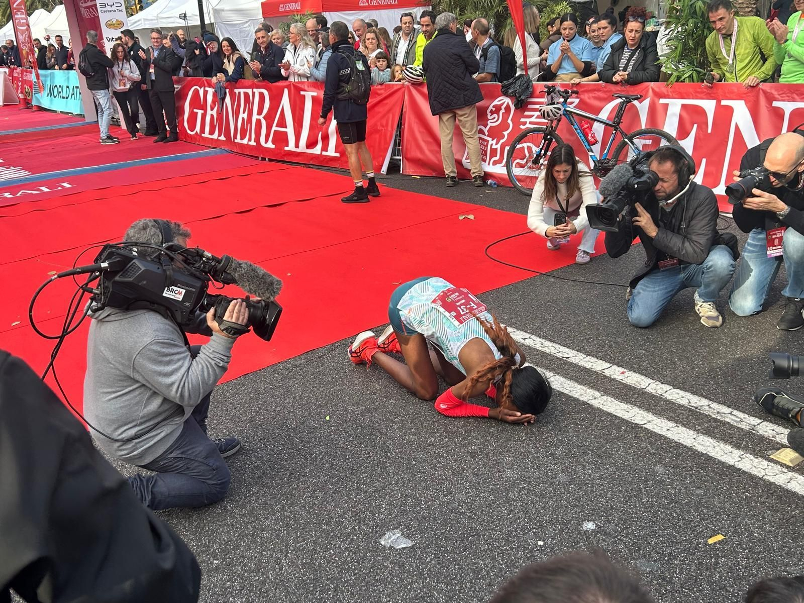 Maratón de Málaga 2025: Misgane Alemayehu vence en la categoría femenina, también con récord