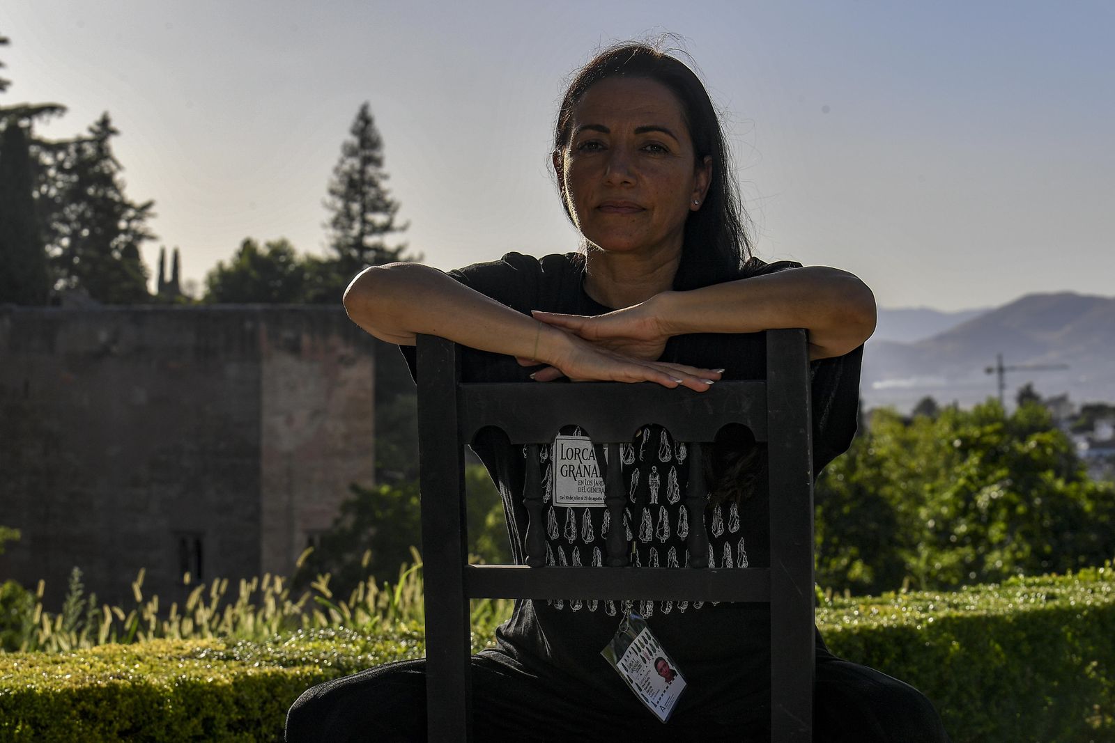 Eva Yerbabuena, en los jardines del Generalife de la Alhambra.