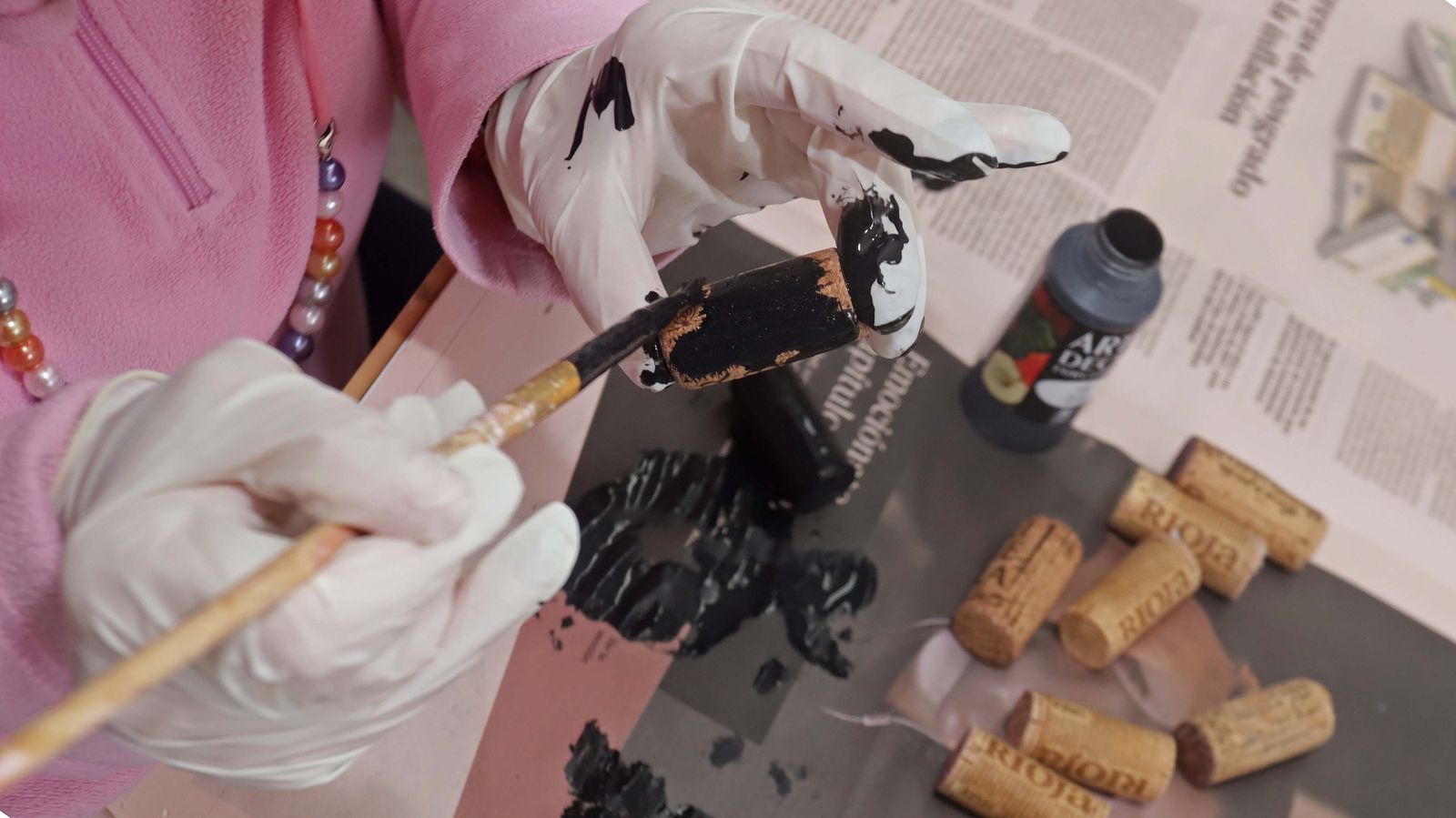 Venta de productos navideños solidarios de Apadis en Algeciras