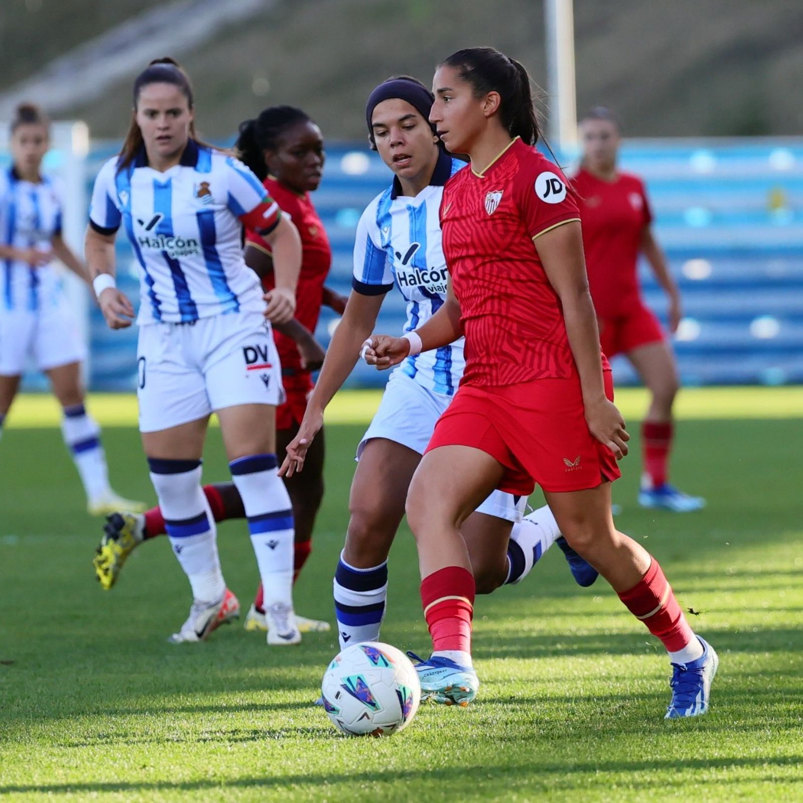 El Sevilla Femenino asalta Zubieta en el tiempo de prolongación (1-2).