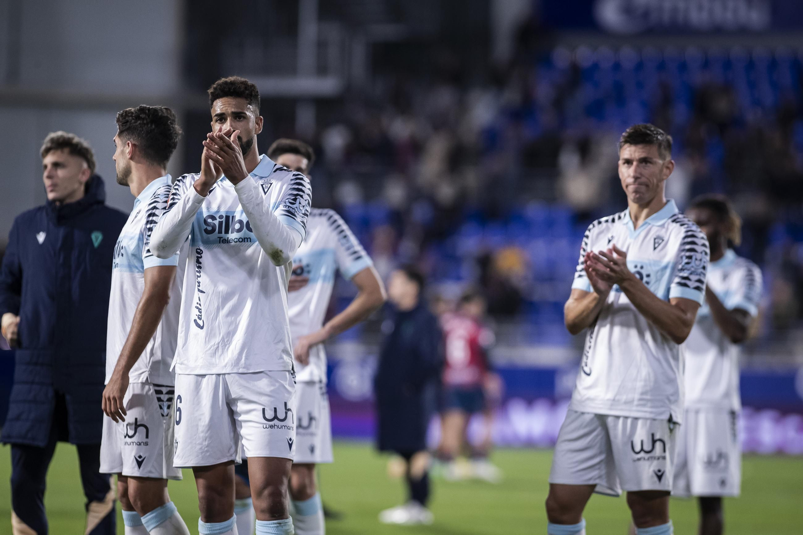 Las imágenes del partido entre el Huesca y el Cádiz C.F