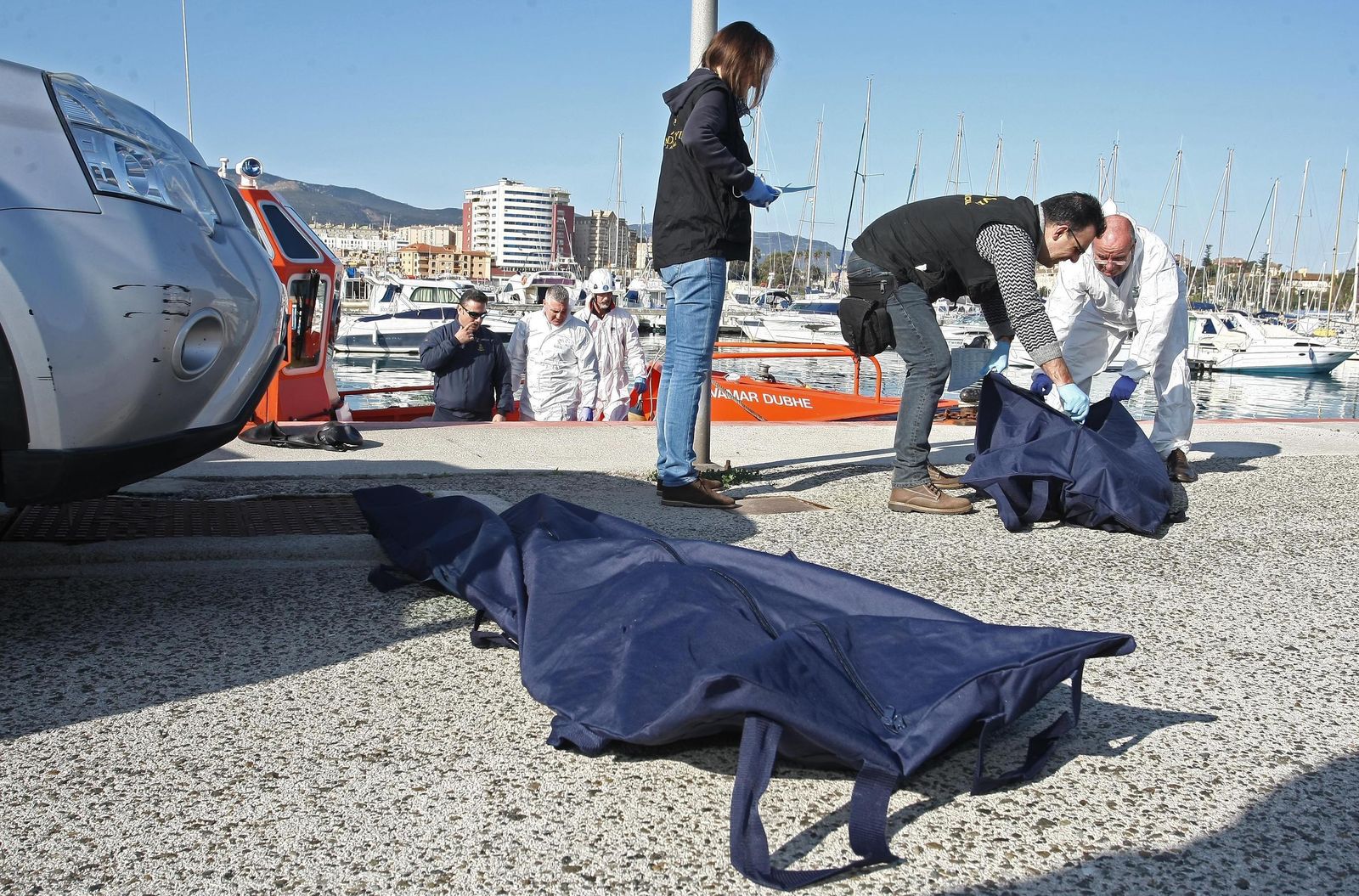 Dos de los cuerpos hallados en aguas del Campo de Gibraltar.