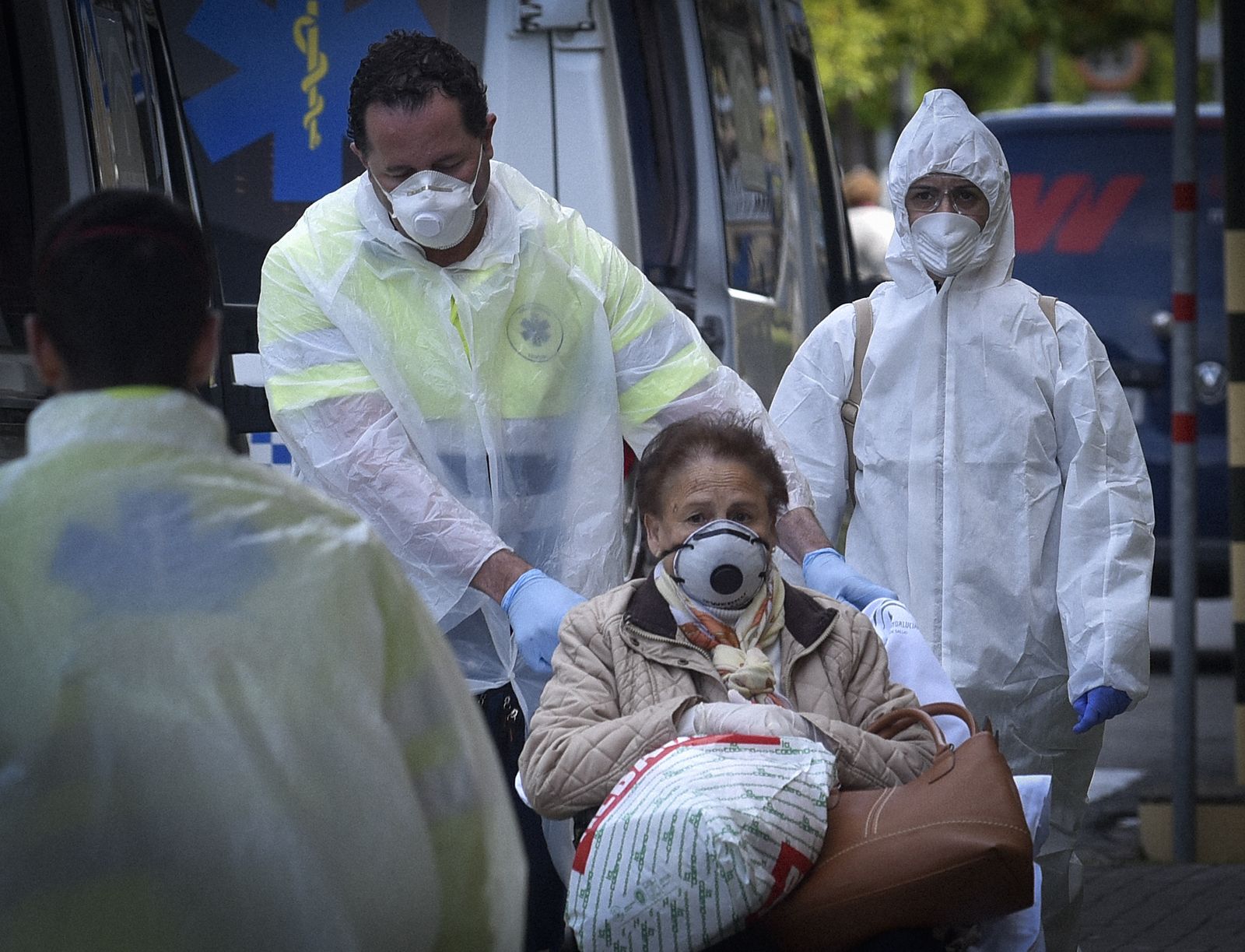 La resistencia en las calles por el estado de alarma: sanitarios de Andalucía, héroes anónimos