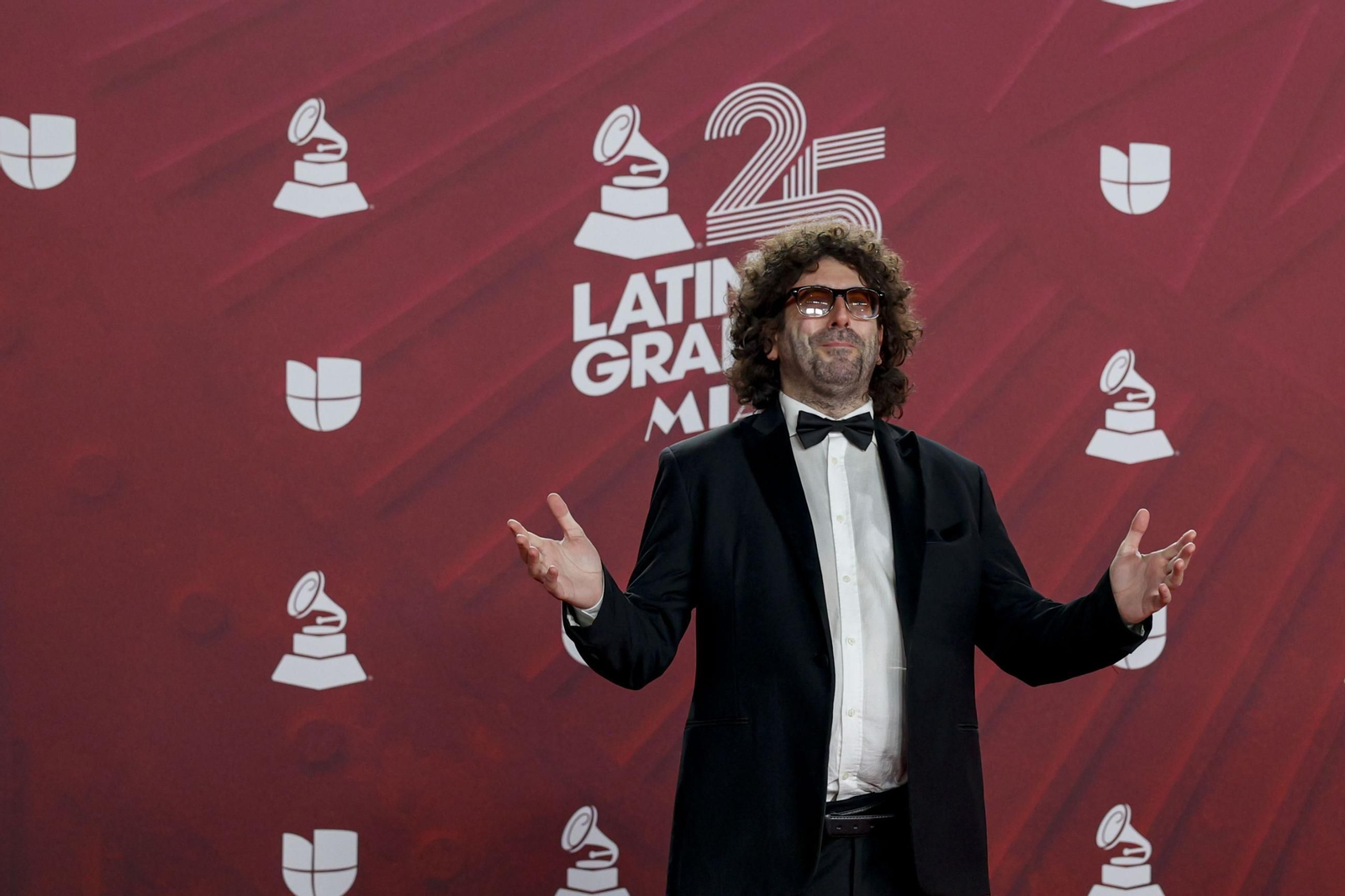 Todos los famosos, tendencias y curiosidades en la alfombra roja de la 25 edición de los Grammy Latinos