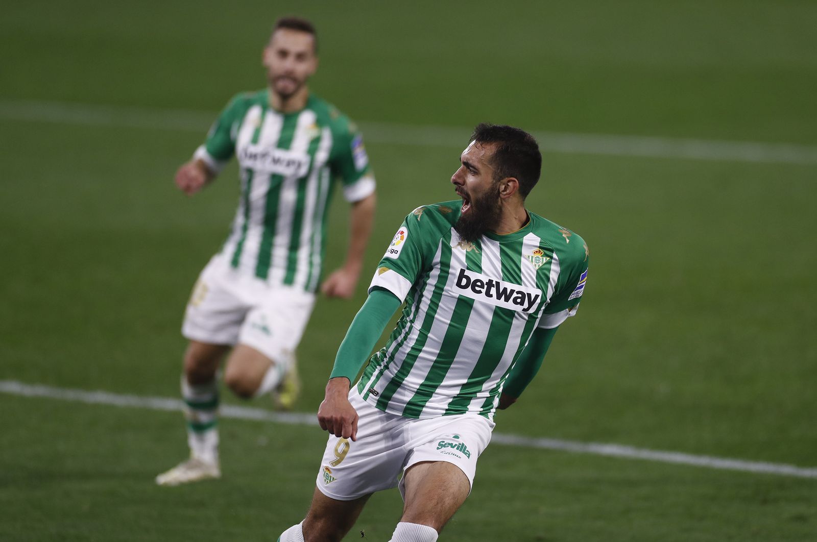Borja Iglesias celebra su gol.