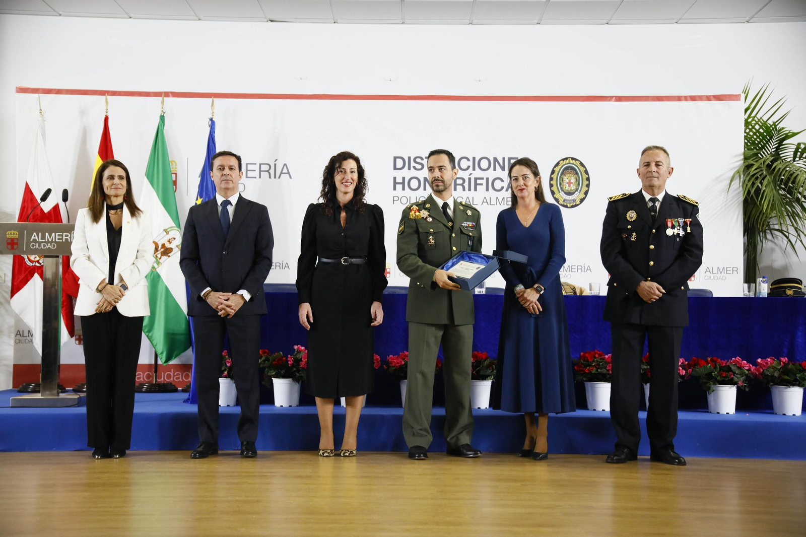 Las imágenes del acto institucional de la Policía Local de Almería con motivo de la festividad de su patrón, San Esteban