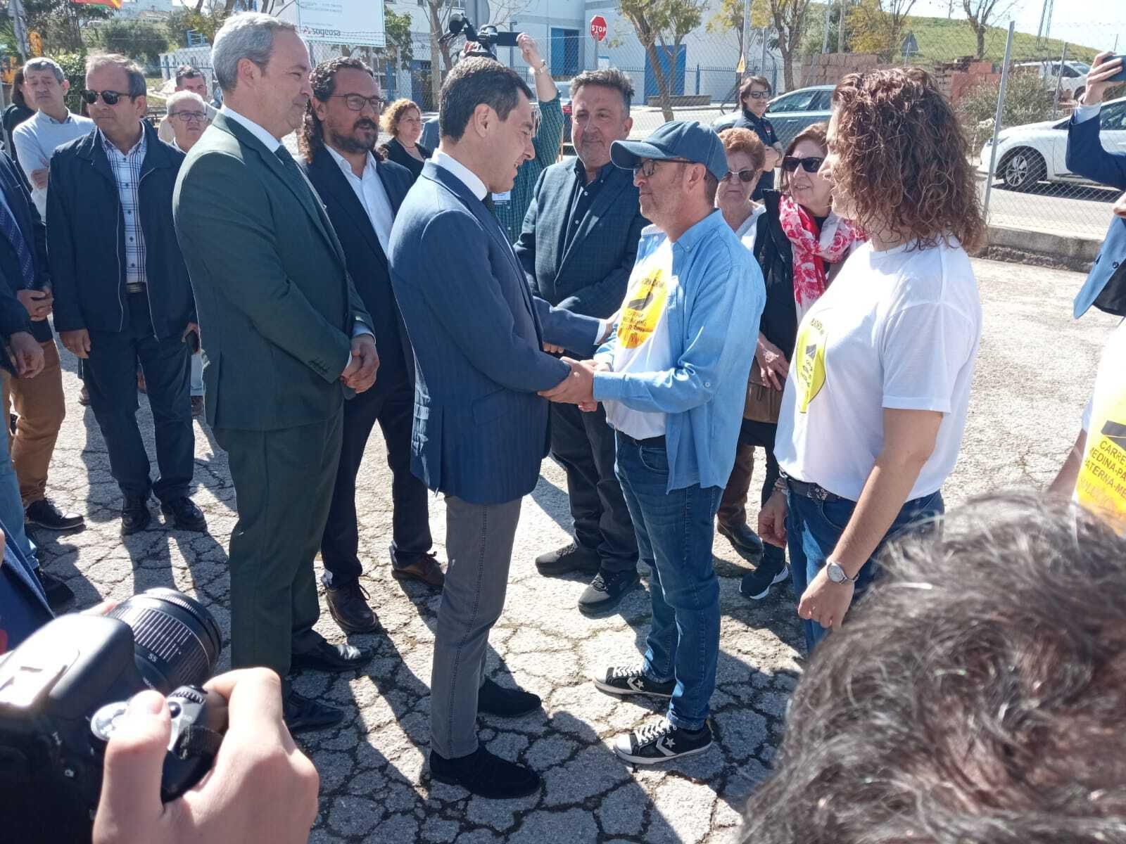 Miembros de la Plataforma Ciudadana agradecieron al presidente de la Junta el arreglo de la A-389.