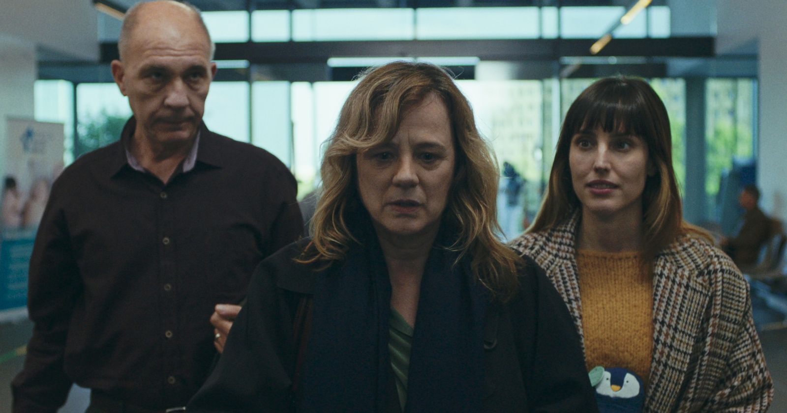 Darío Grandinetti, Emma Suárez y Natalia de Molina en una imagen del filme.