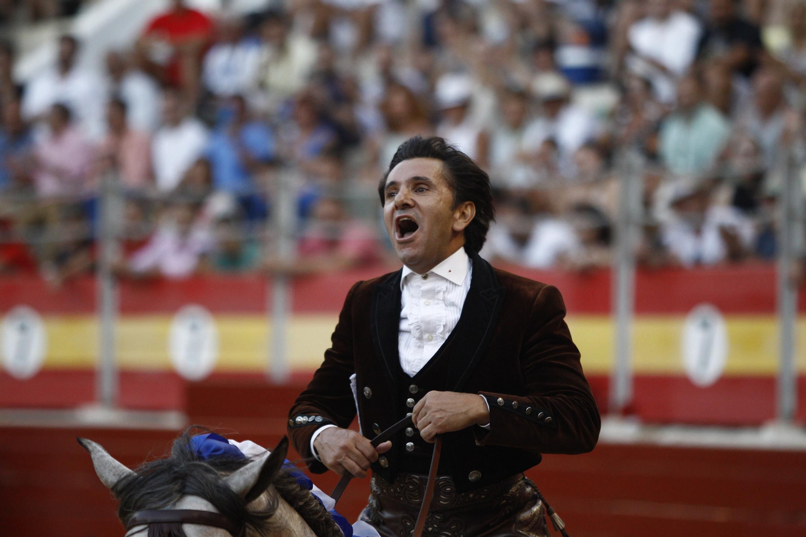 Las mejores imágenes de la corrida de toros de Diego Ventura, Talavante y Pablo Aguado, en Almería