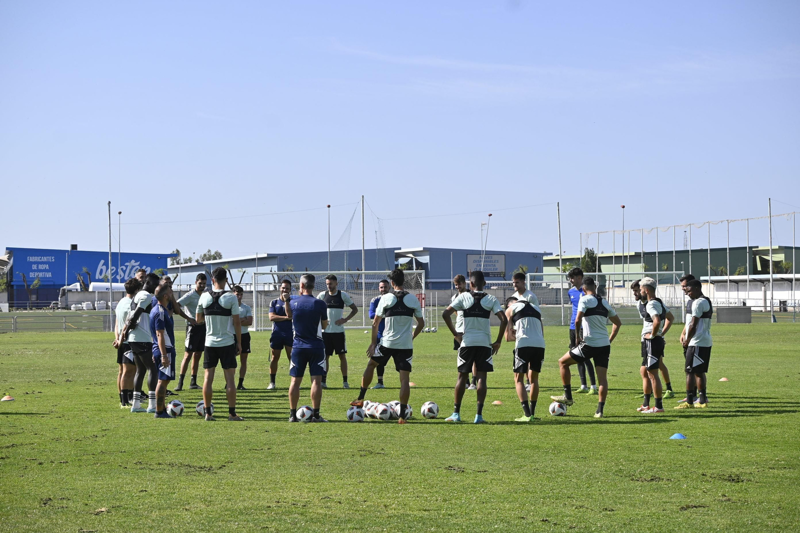 Entrenamiento del Recreativo en Huelva, en imágenes