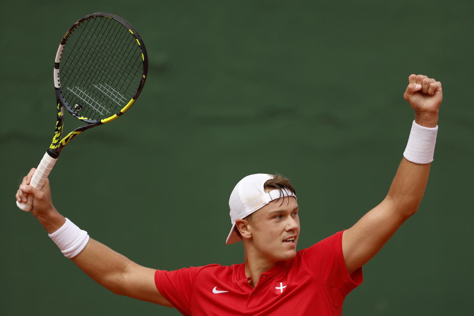 Un Pedro Martínez impecable iguala la eliminatoria de Copa Davis en Marbella (6-1, 4-6 y 7-6)