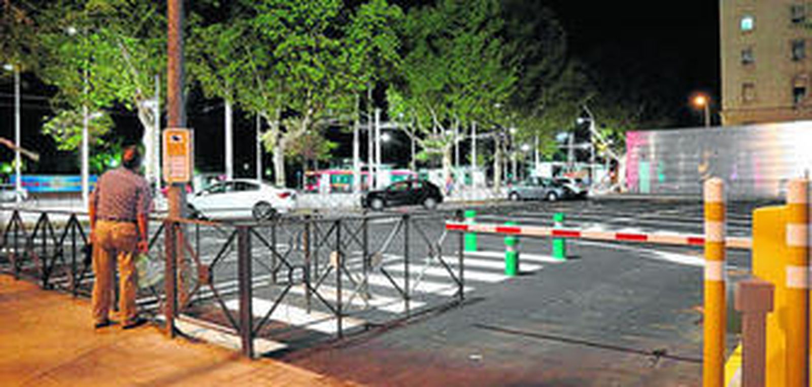 El nuevo aparcamiento ya habilitado, pintado y con las cámaras que regulan el acceso a este espacio de casi 900 metros cuadrados del Prado.