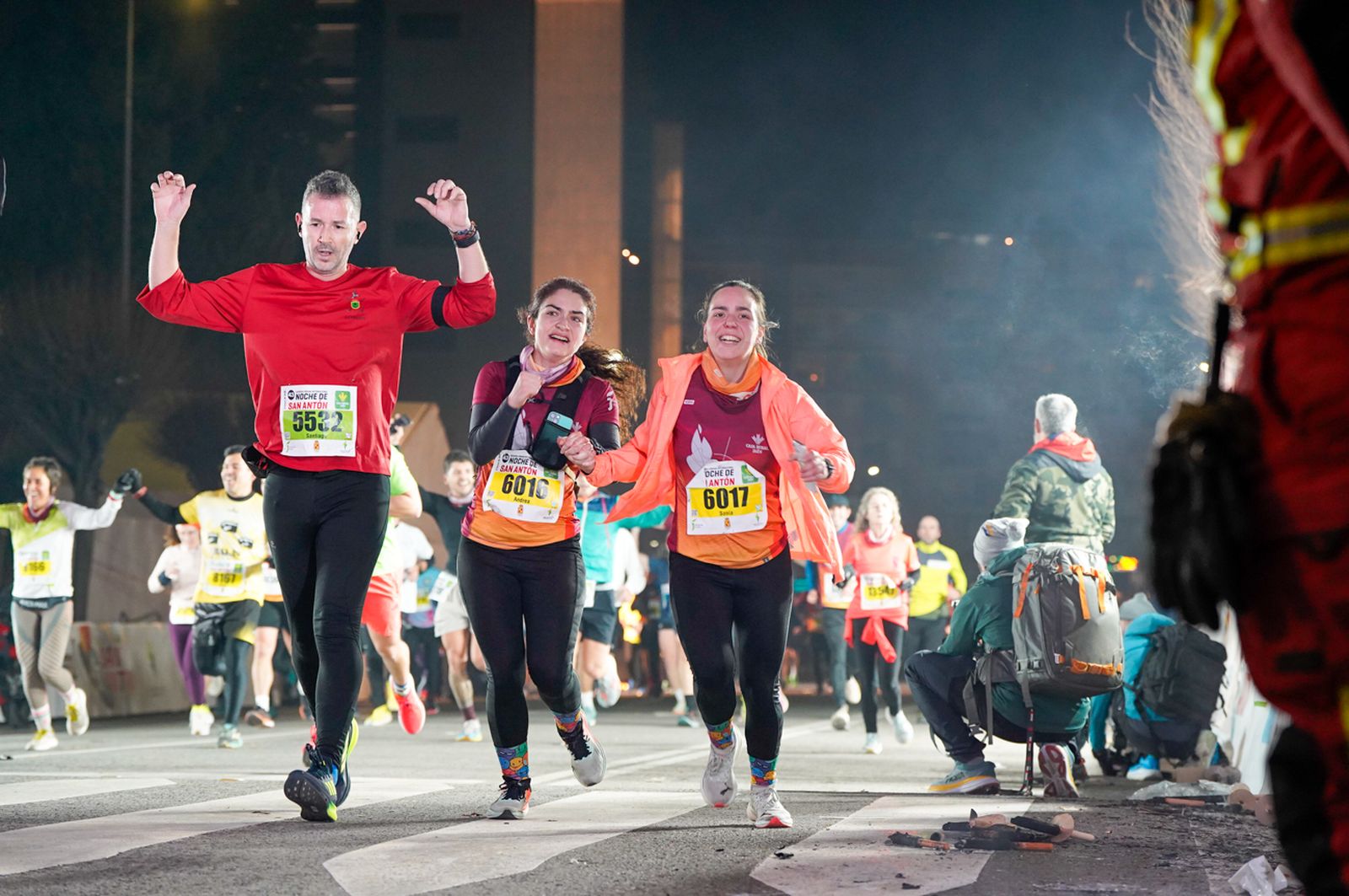 En imágenes: búscate en tu llegada a meta de la Carrera de San Antón 2026 (13)