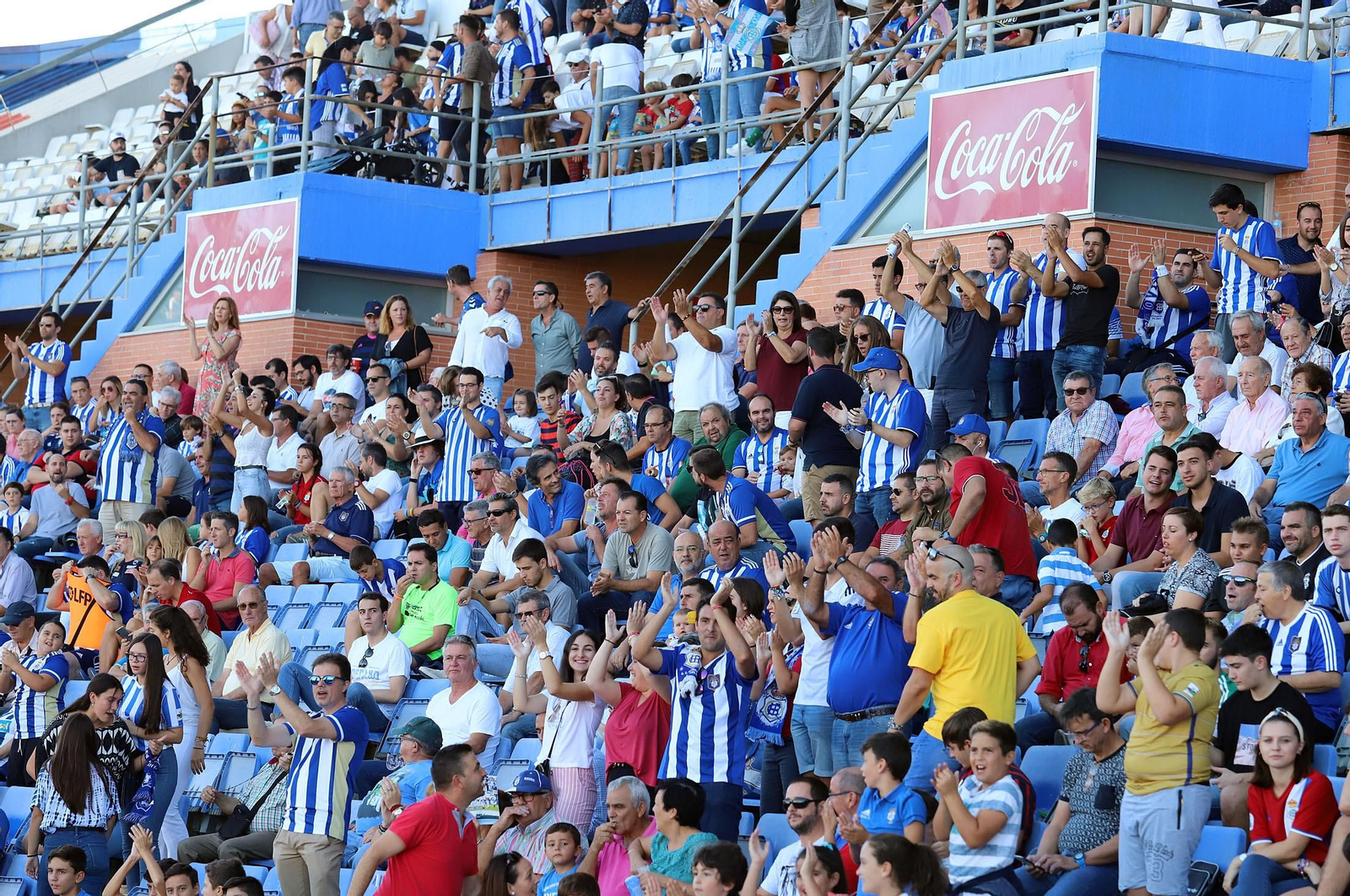 Imágenes del mejor ambiente en el Estadio Nuevo Colombino