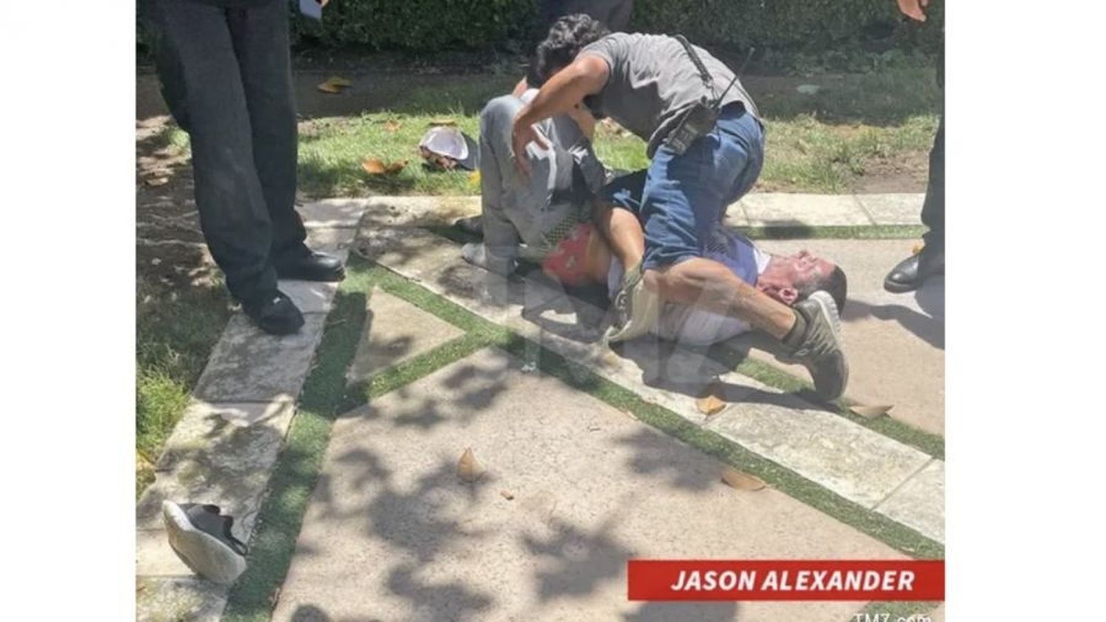 El ex marido de Spears, en el momento de ser detenido en la propiedad de la cantante.