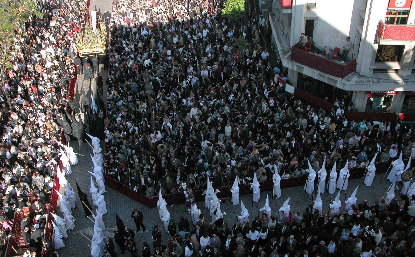 El Triunfo de la Santa Cruz en el Santo Entierro Grande de 2004