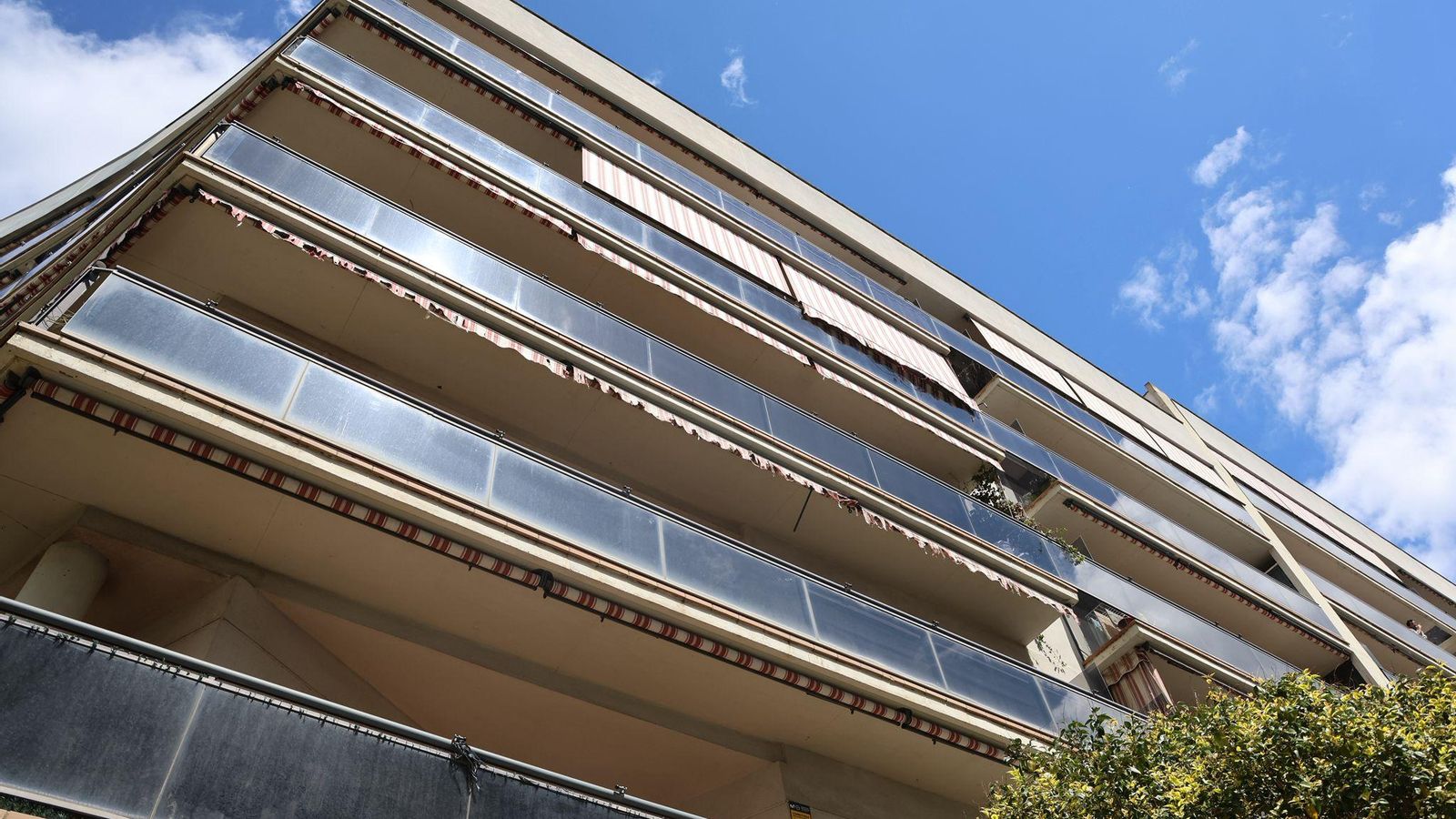 Un bloque de viviendas en la capital onubense.