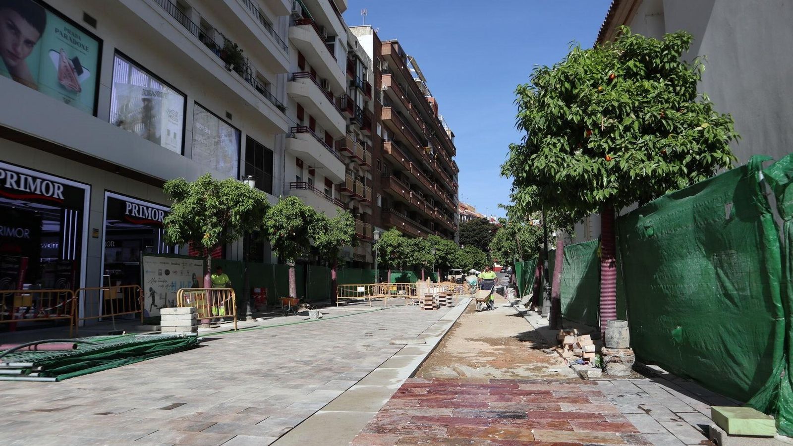 El hormigonado de la calle comienza para que se celebre la Semana Santa con normalidad.