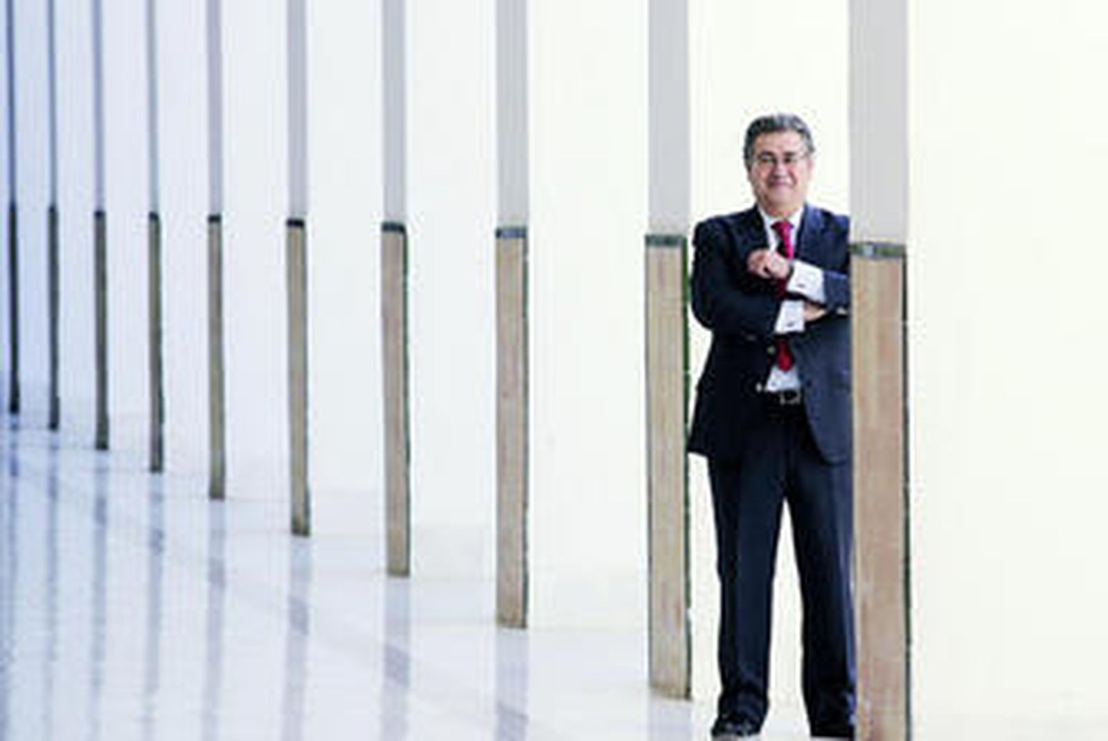 Juan Ignacio Zoido, el jueves, en el Parlamento andaluz, situado en el antiguo Hospital de las Cinco Llagas.