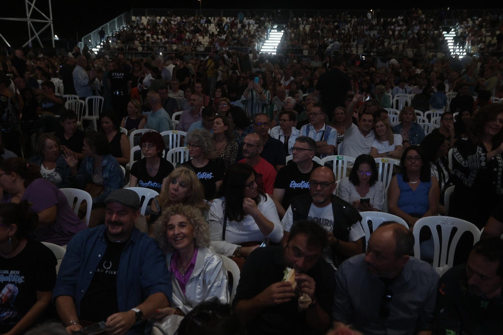 Búscate en el concierto de Miguel Ríos