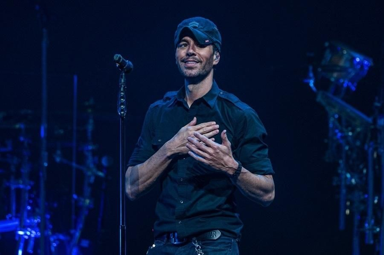 Enrique Iglesias sigue haciendo historia en la música con tres 'sold outs' en su gira por Oriente Medio. Enrique Iglesias sigue haciendo historia en la música con tres 'sold outs' en su gira por Oriente Medio.