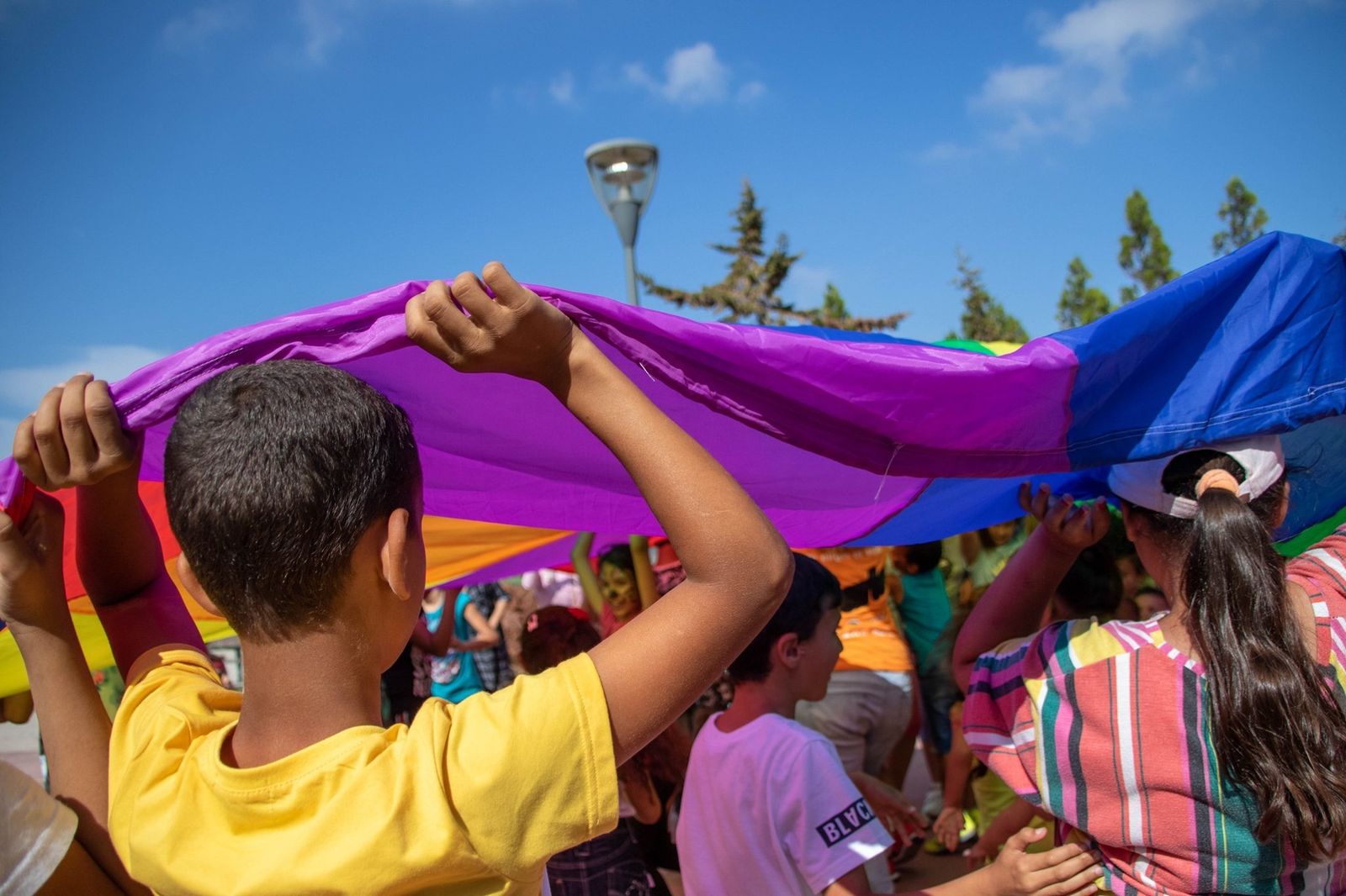 Menores en una actividad lúdica de Márgenes y Vínculos.