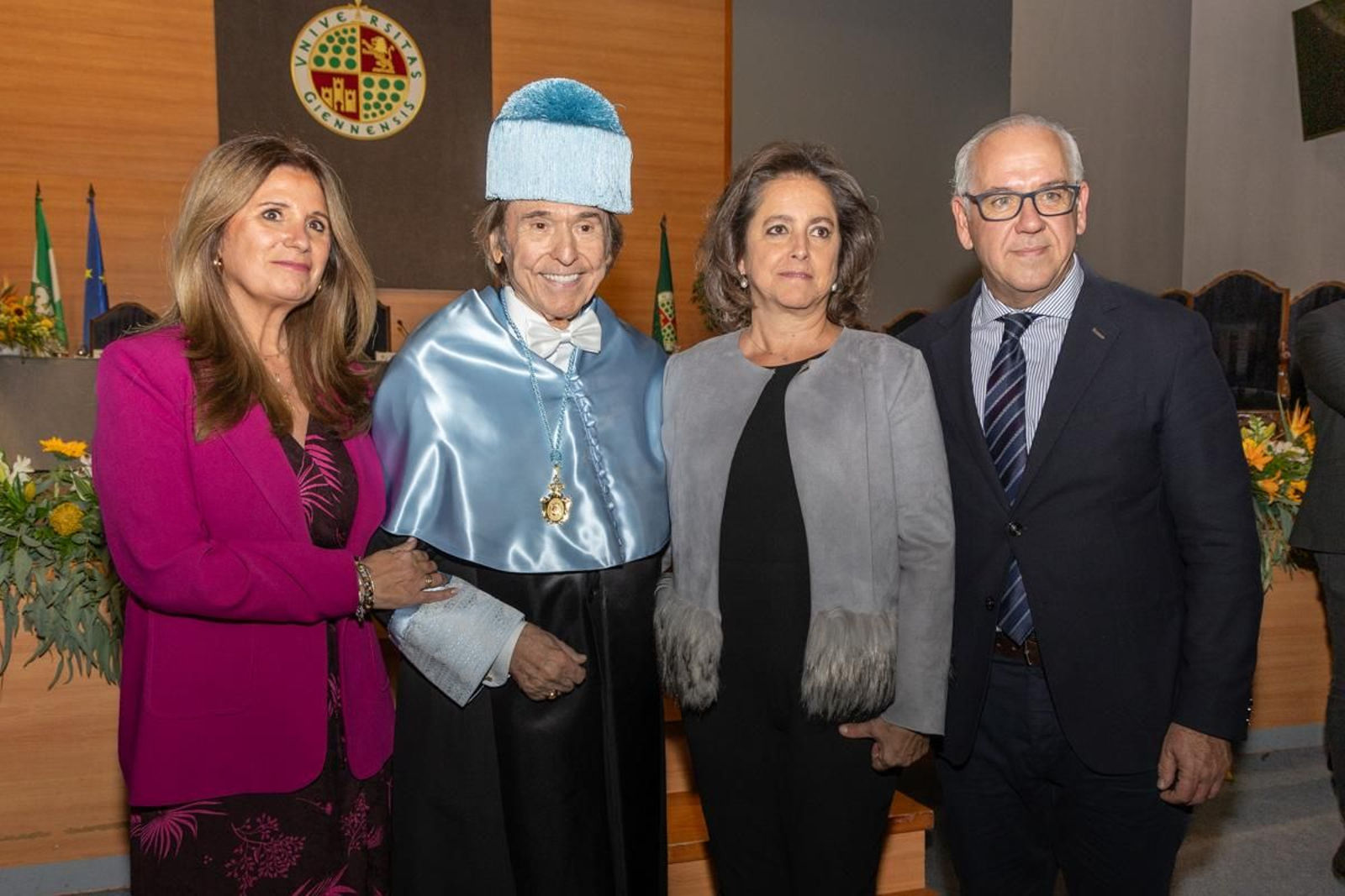 Investidura de Rafael Martos Sánchez, Raphael, como Doctor Honoris Causa por la Universidad de Jaén