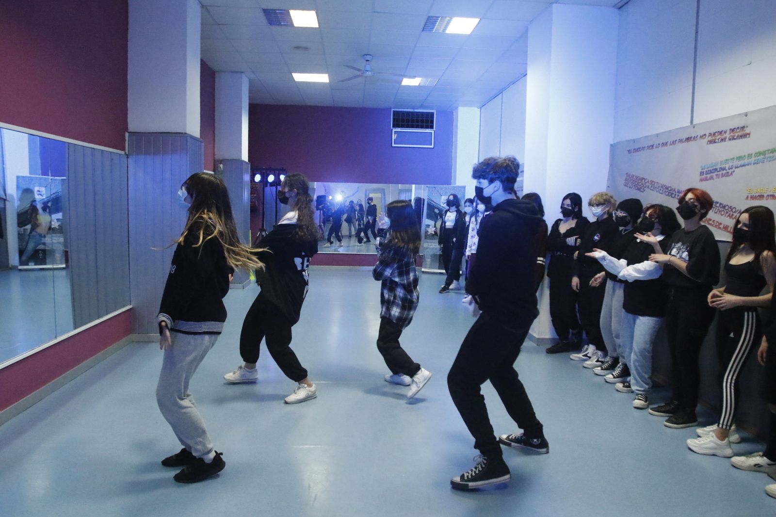 Las fotografías de una clase de K-pop en Córdoba, el baile coreano de moda