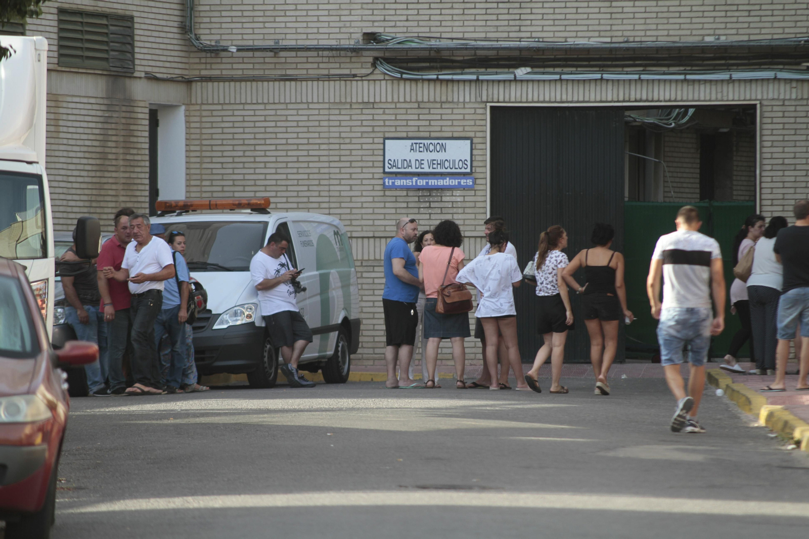Muere decapitada por un ascensor del Hospital de Valme poco después de parir